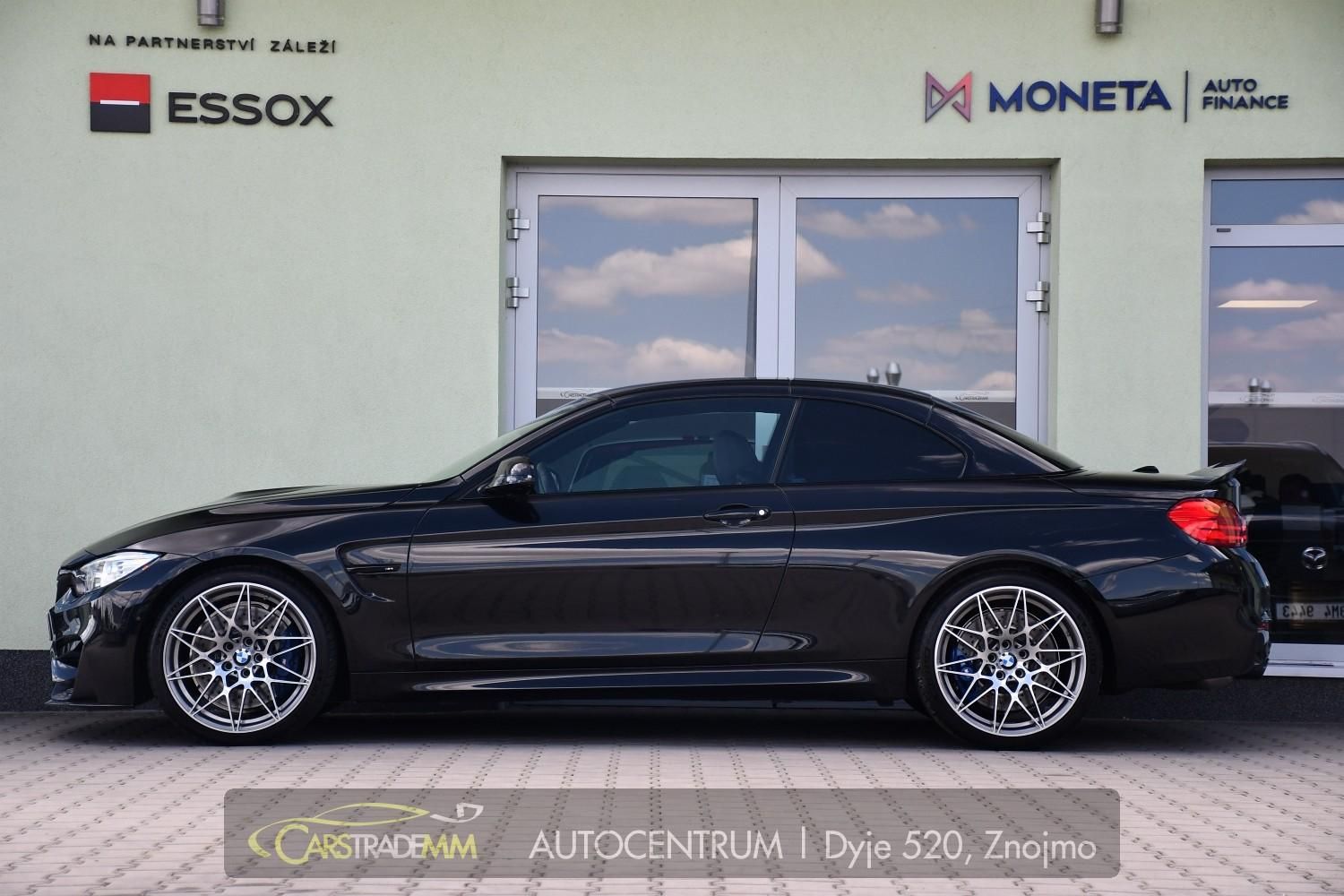 BMW M4, HUD - fotka 4