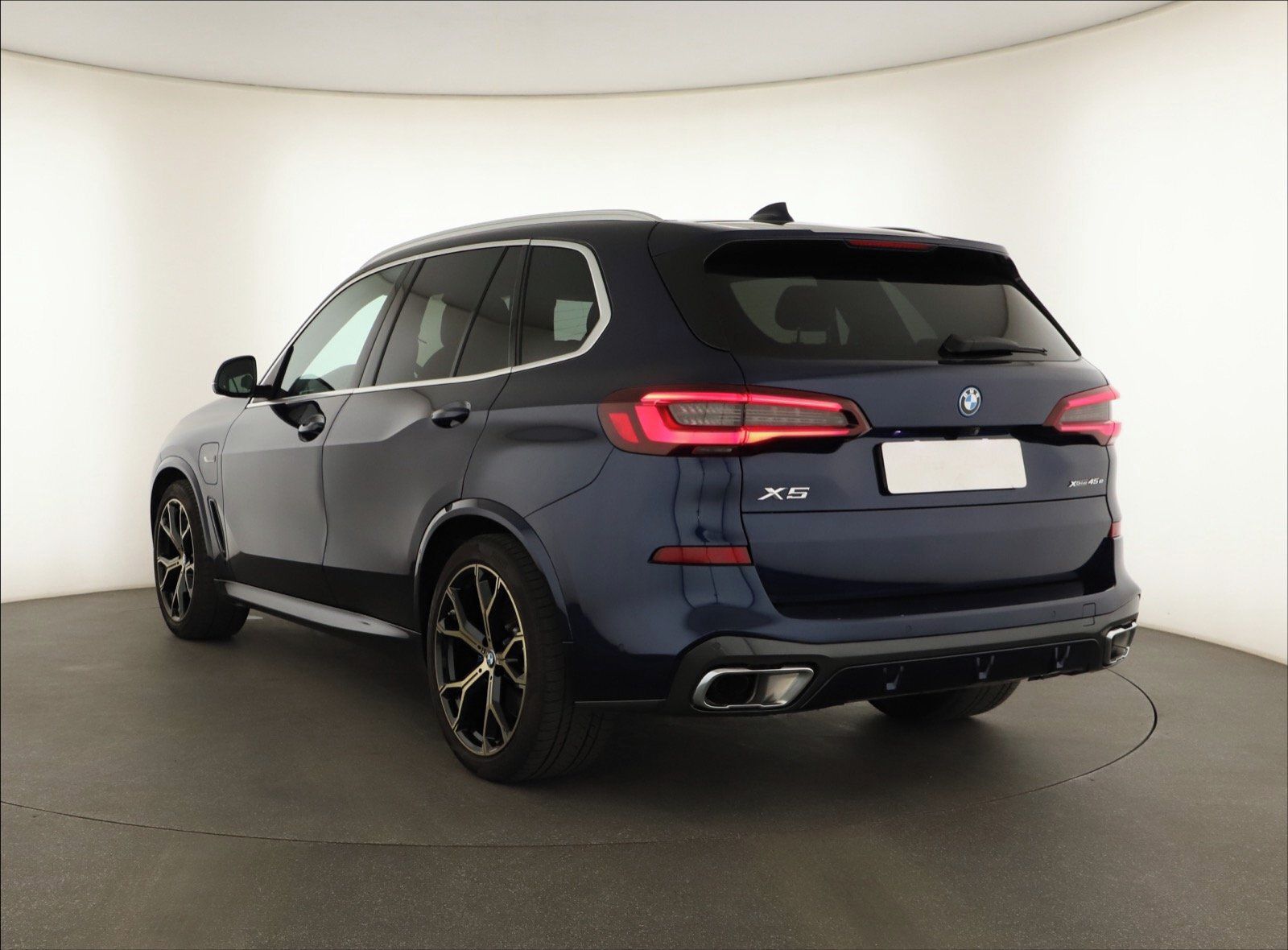 BMW X5, xDrive45e iPerf. - fotka 3