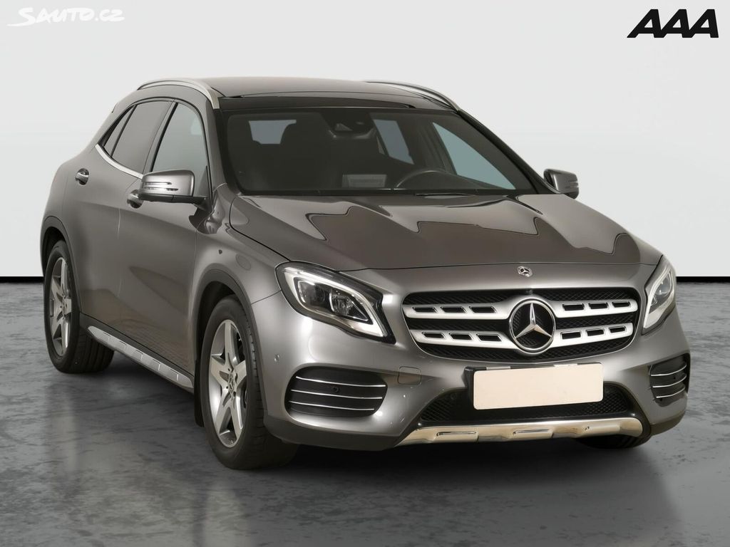 Mercedes-Benz GLA, 220 4MATIC, AMG line, 4X4