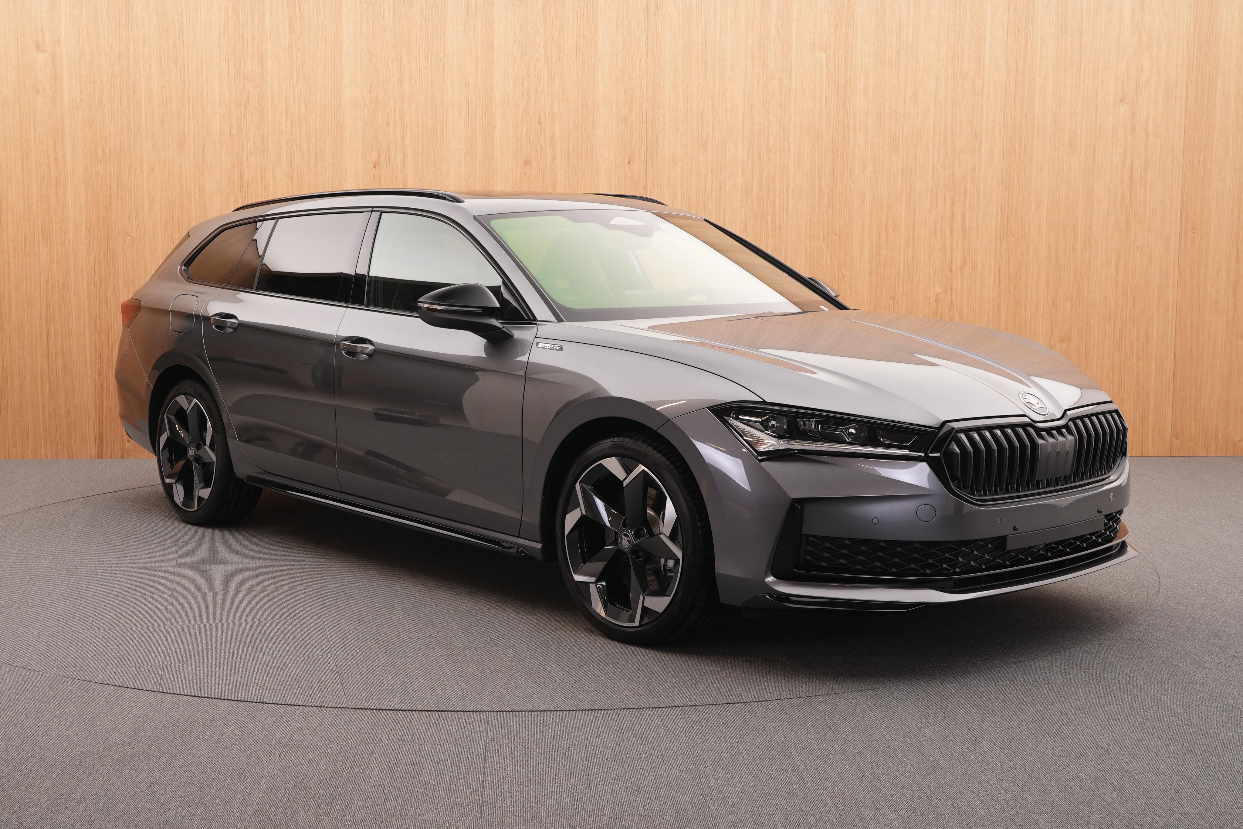 Škoda Superb, Sportline 2.0 TDI 4x4 DSG - fotka 6