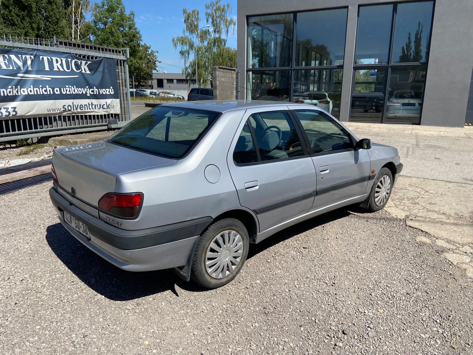 Peugeot 306, ST, 1.8 74kW, Automat - fotka 4