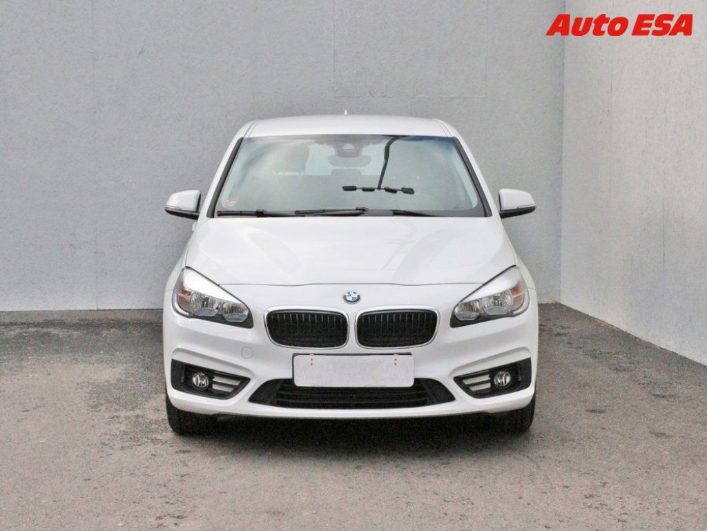 BMW Řada 2, 1.5 - fotka 2