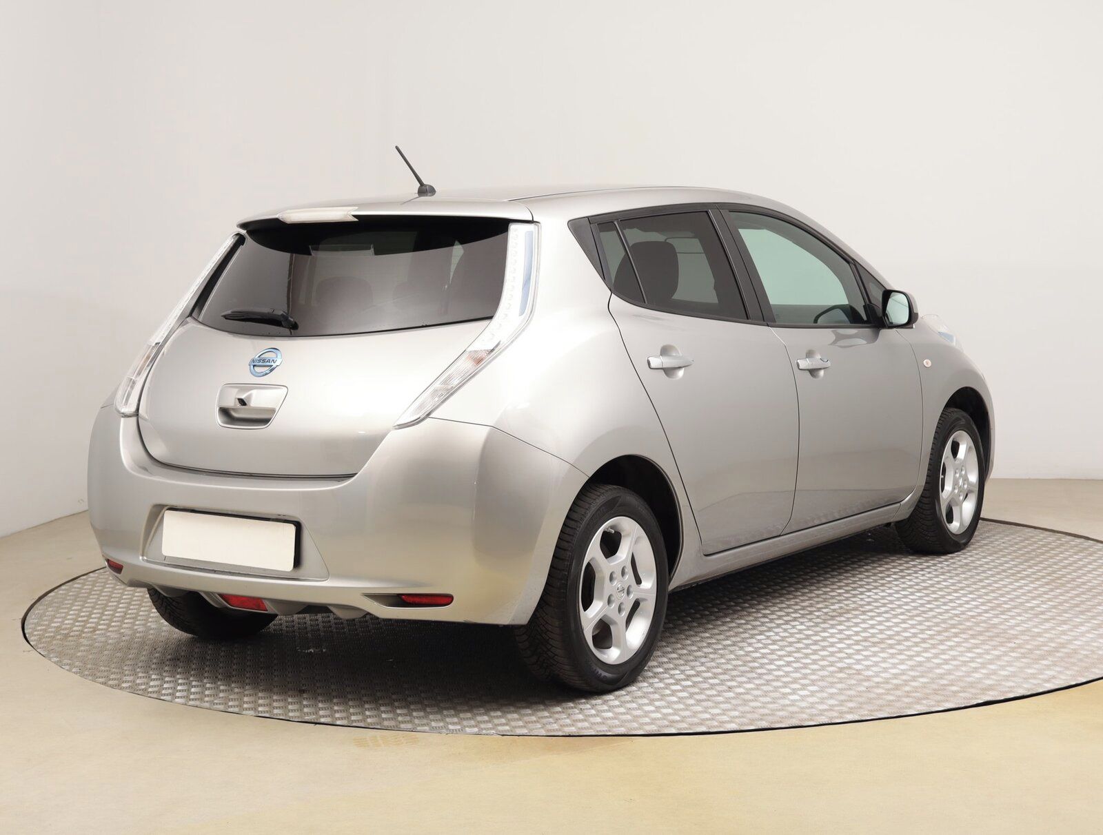 Nissan LEAF, 24 kWh, Automat, Navi - fotka 5