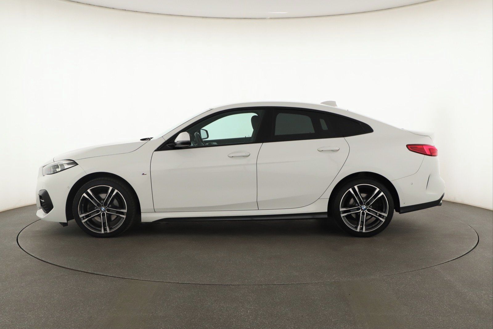 BMW Řada 2, 218d Gran Coupé, M Paket - fotka 3