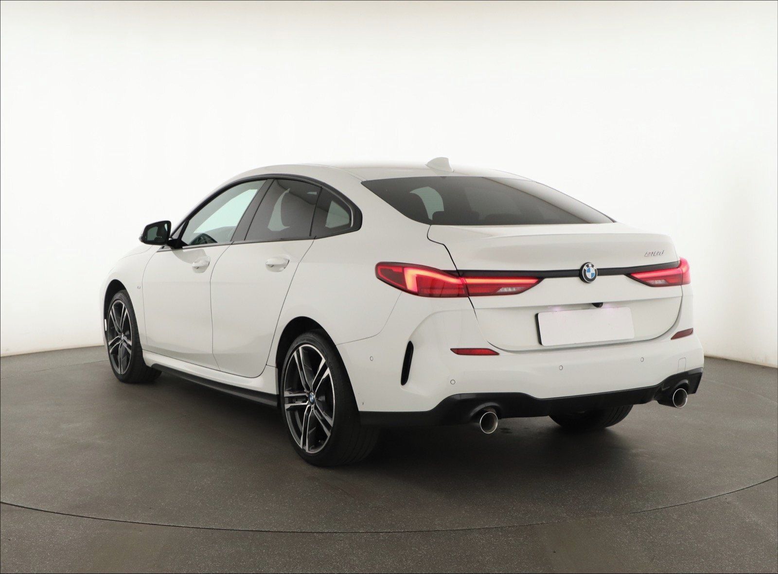 BMW Řada 2, 218d Gran Coupé, M Paket - fotka 4