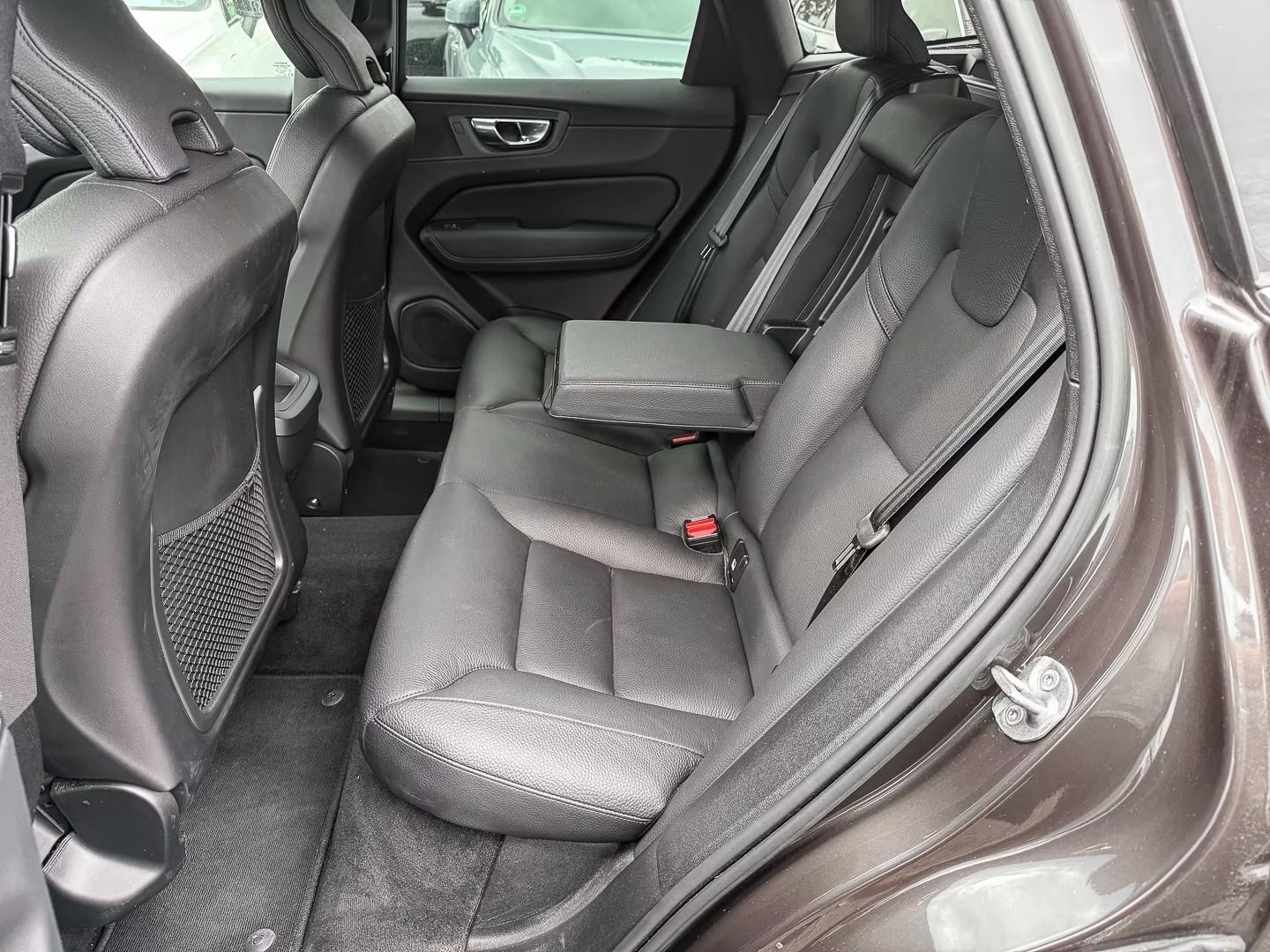 Volvo XC60, B4 2.0 Plus Bright 2WD*360°* - fotka 6