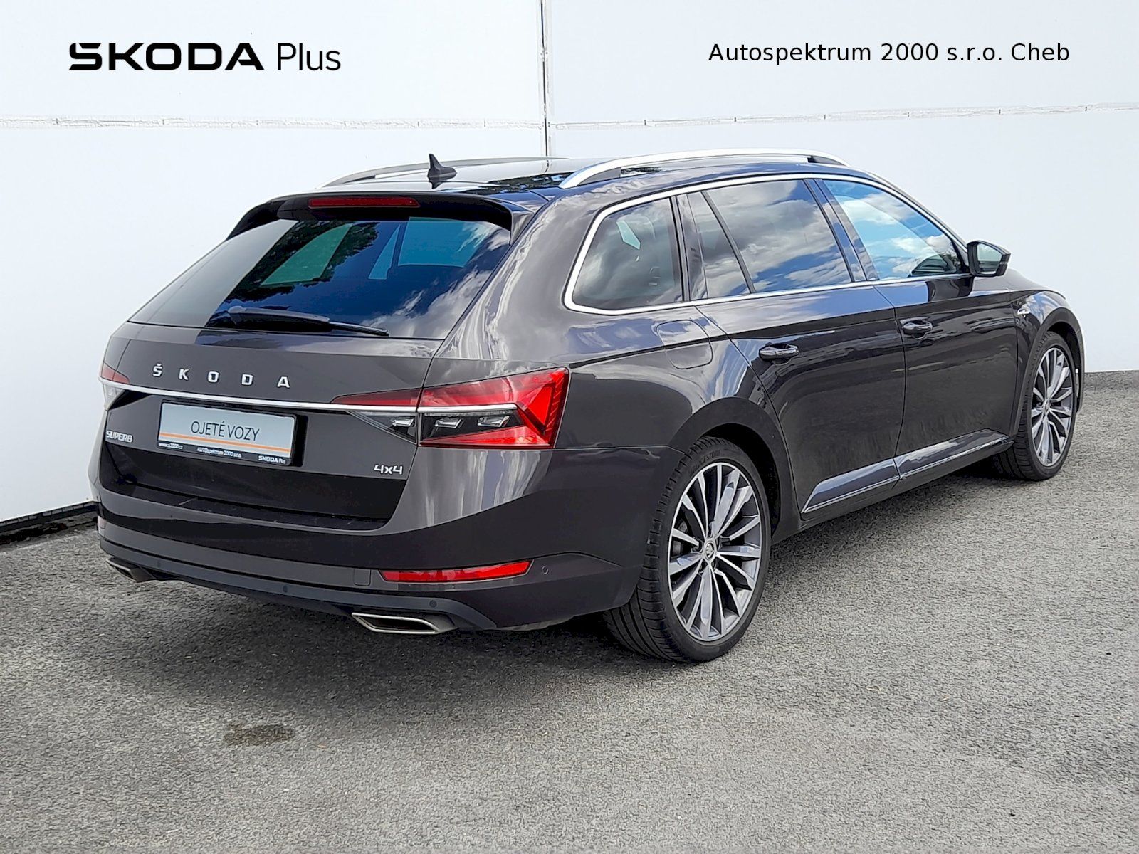 Škoda Superb, Combi L&K 2,0TSI 206 kW 7AP 4x - fotka 2