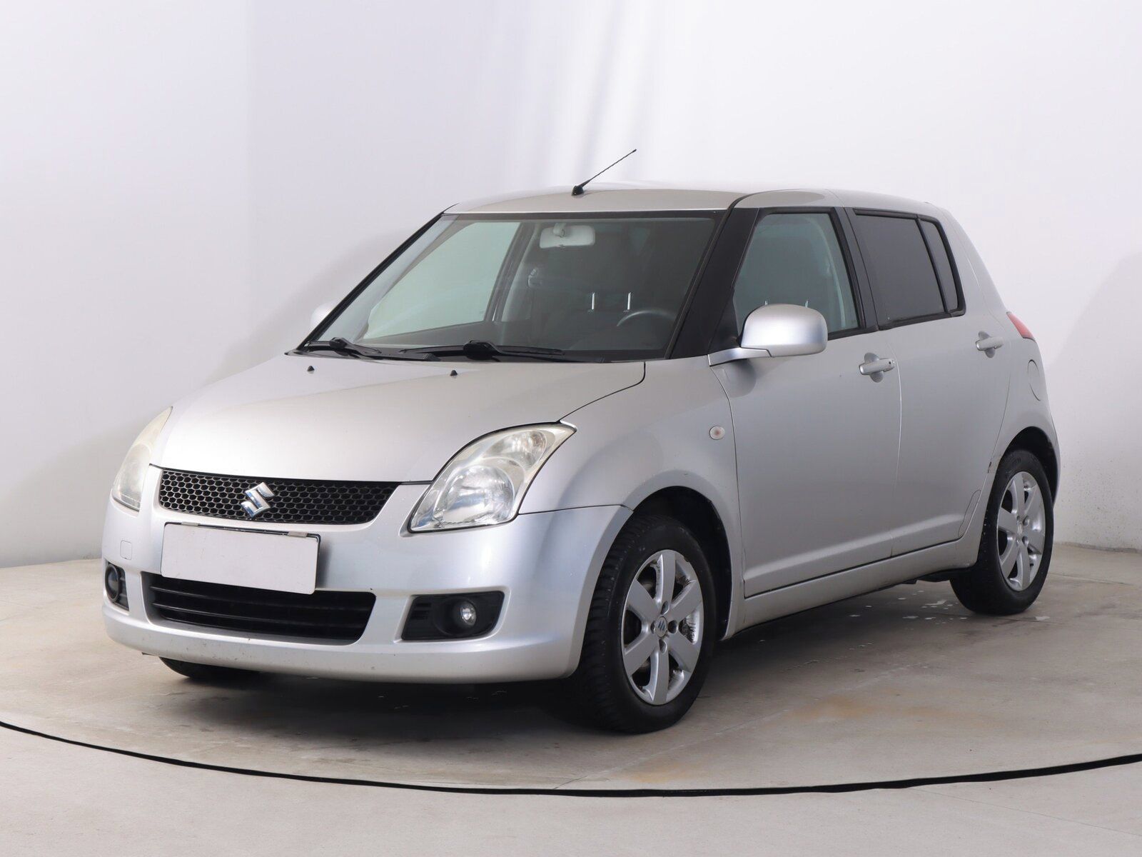 Suzuki Swift, 1.3 i, po STK - fotka 2