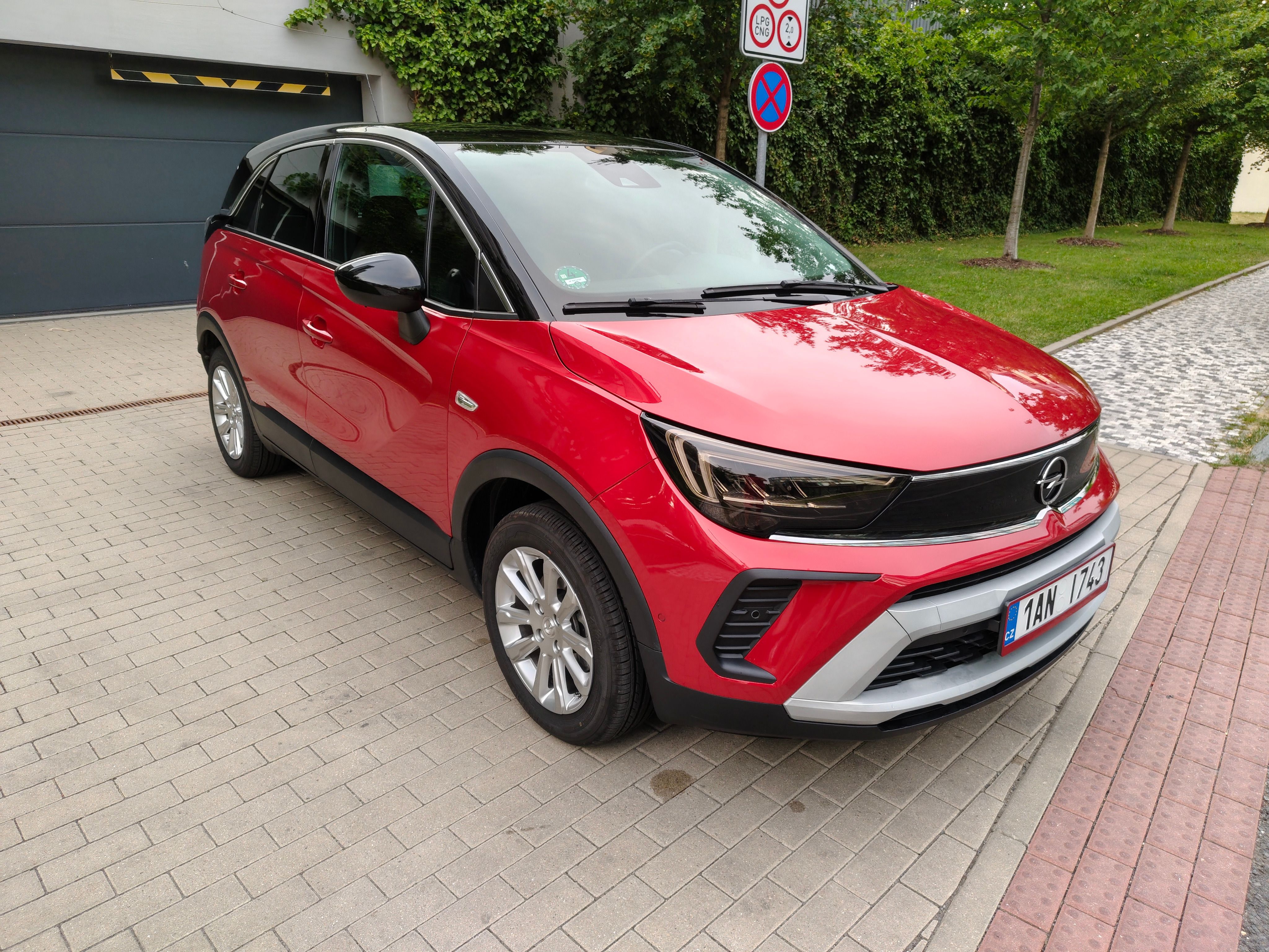 Opel Crossland, Elegance 1.2 - fotka 2