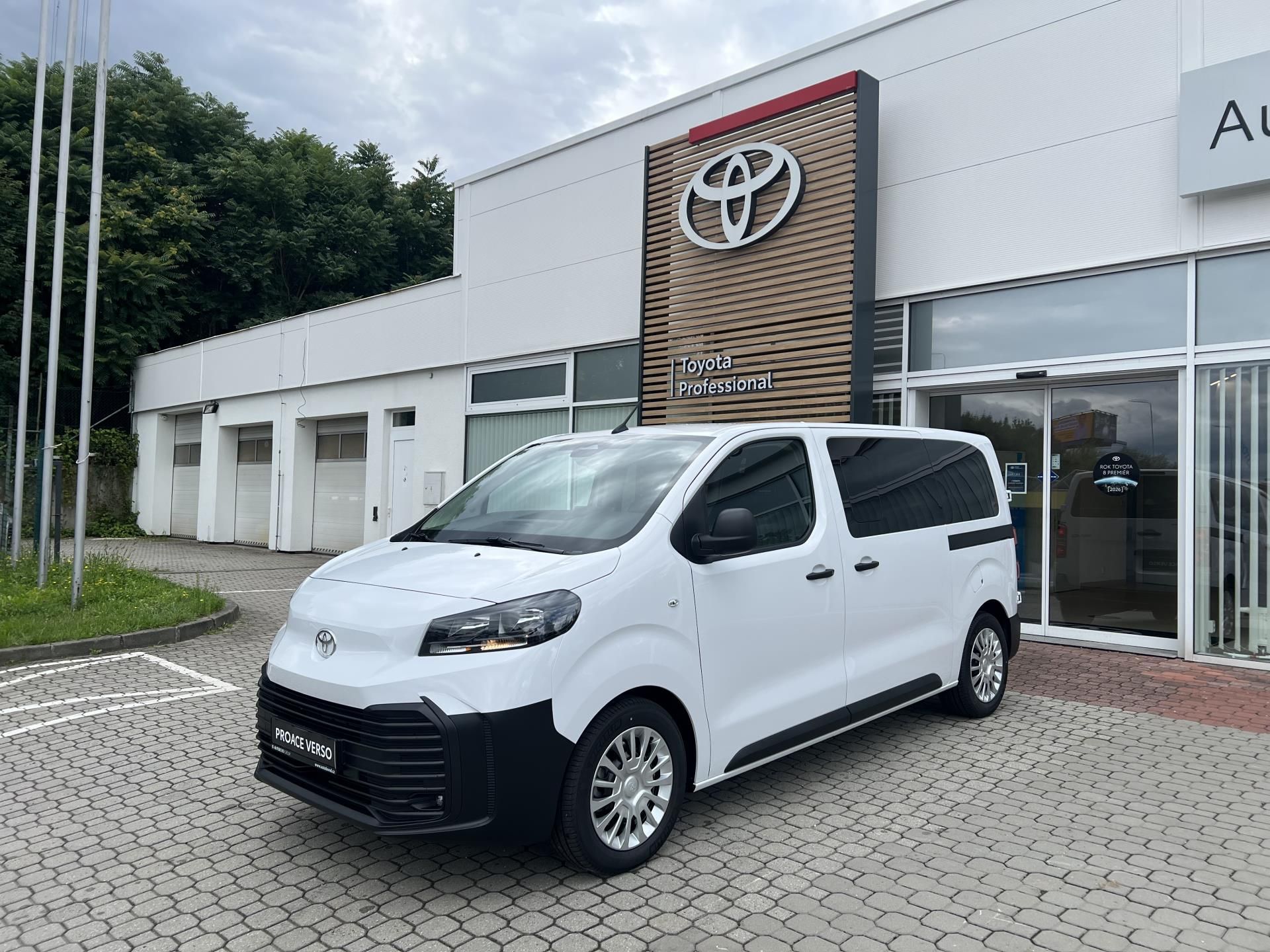 Toyota Proace Verso, 2.2D 150HP 6MT Combi 8S - fotka 2