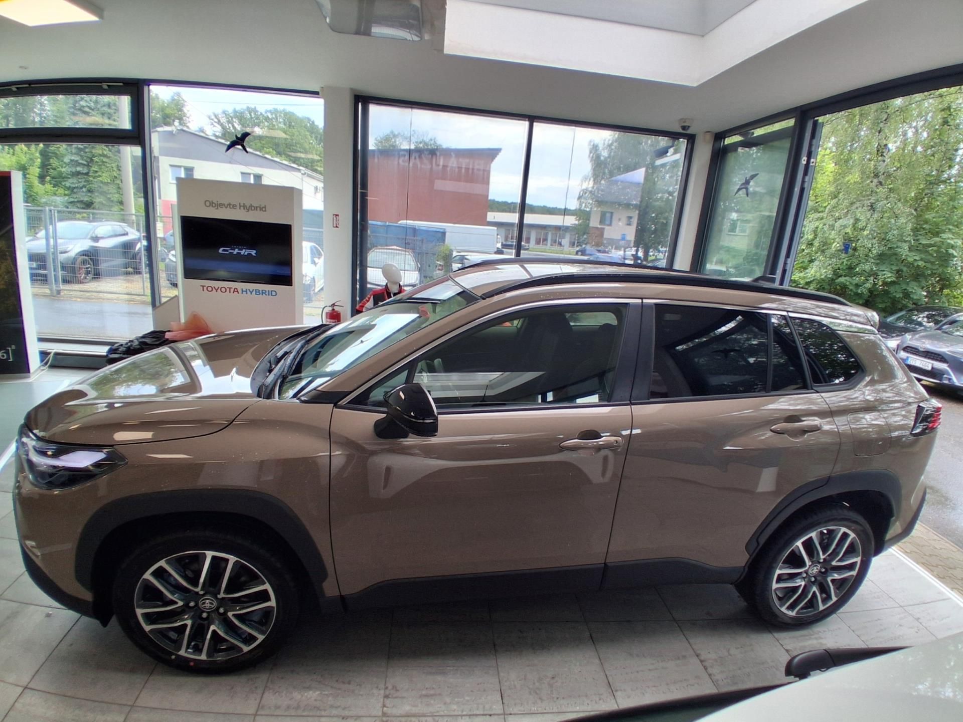 Toyota Corolla Cross, Style 1.8 HEV (140hp) - fotka 4