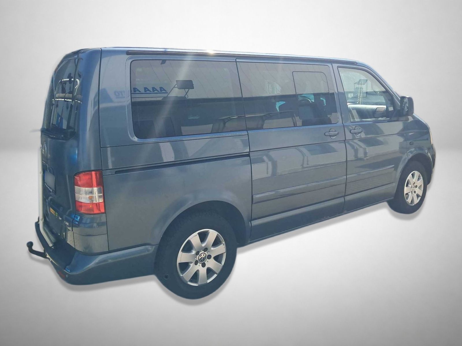Volkswagen Multivan, 2.5 TDI, Klima, Tempomat - fotka 2