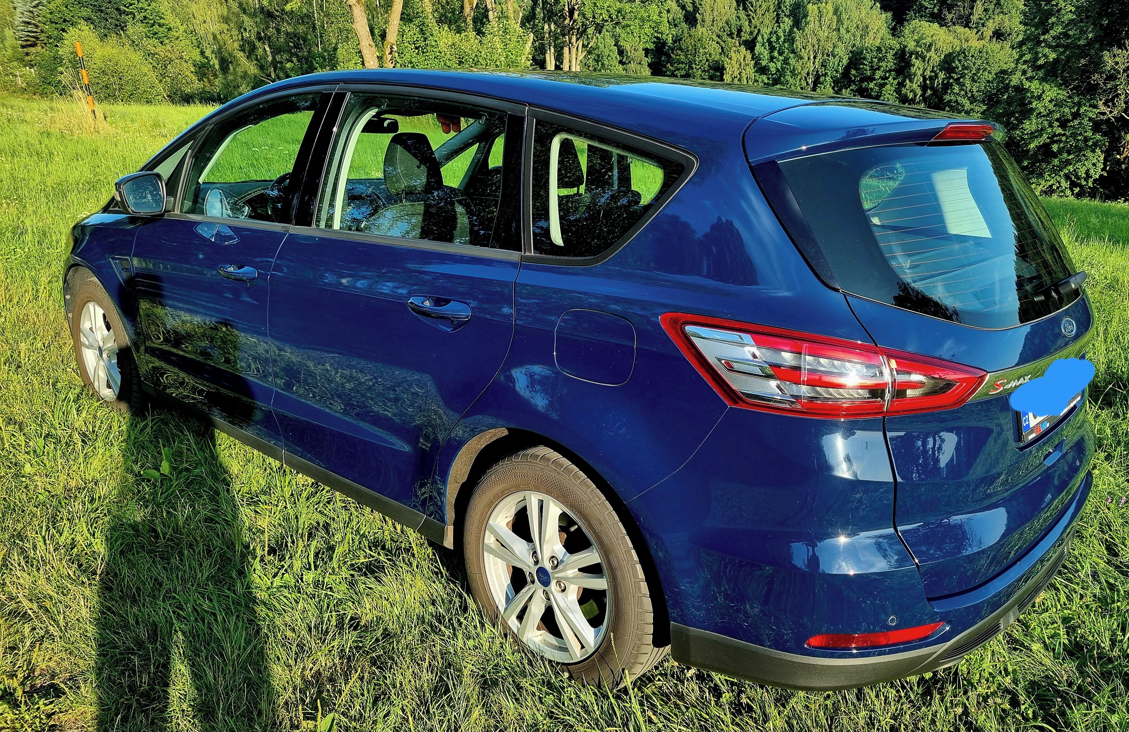 Ford S-MAX, 1.5 ecoboost 121KW-servisováno - fotka 4