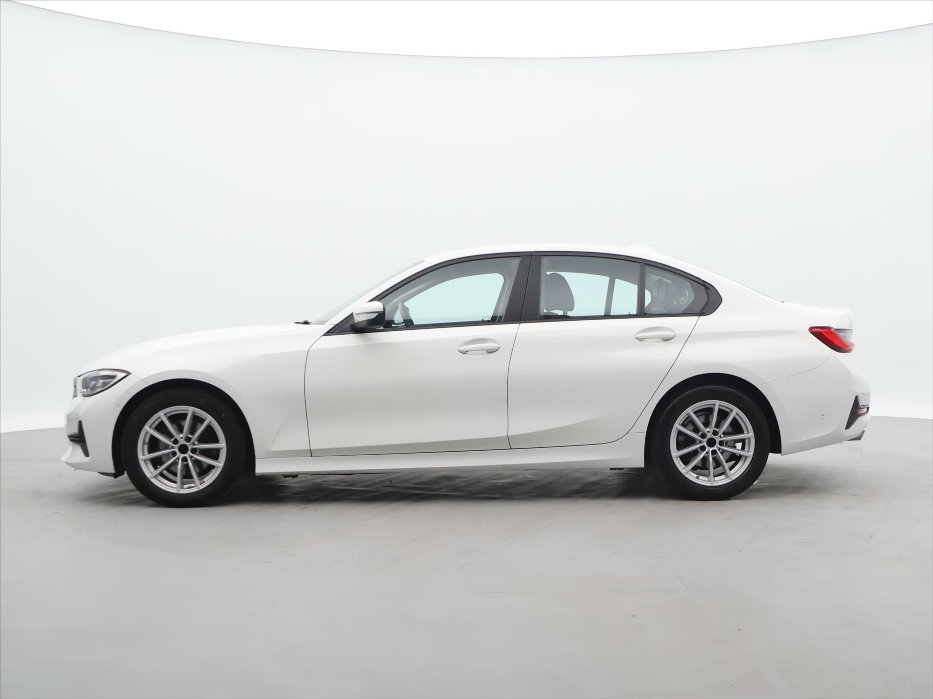 BMW Řada 3, 2,0 320d 140KW xDrive ADVANTAG - fotka 4