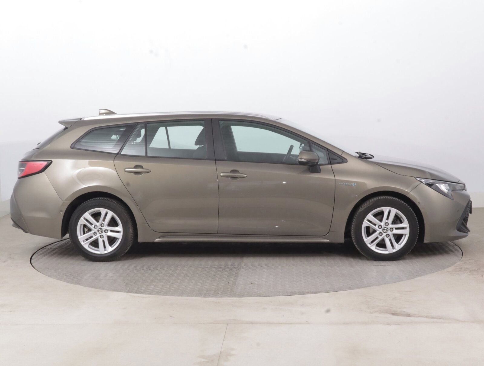 Toyota Corolla, 1.8 Hybrid, Automat, ČR,1.maj - fotka 6
