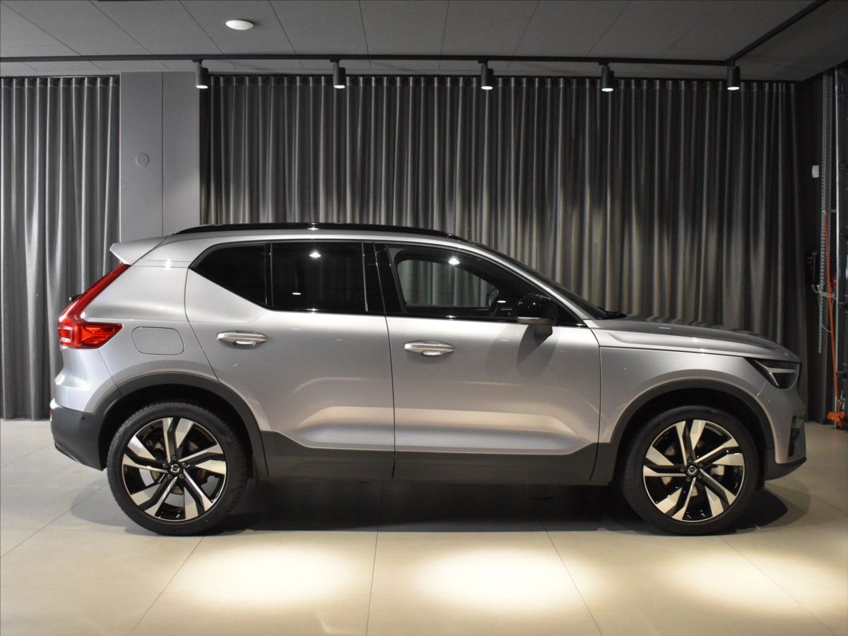 Volvo XC40, 2,0 B4 Ultra Panorama,BLIS - fotka 3