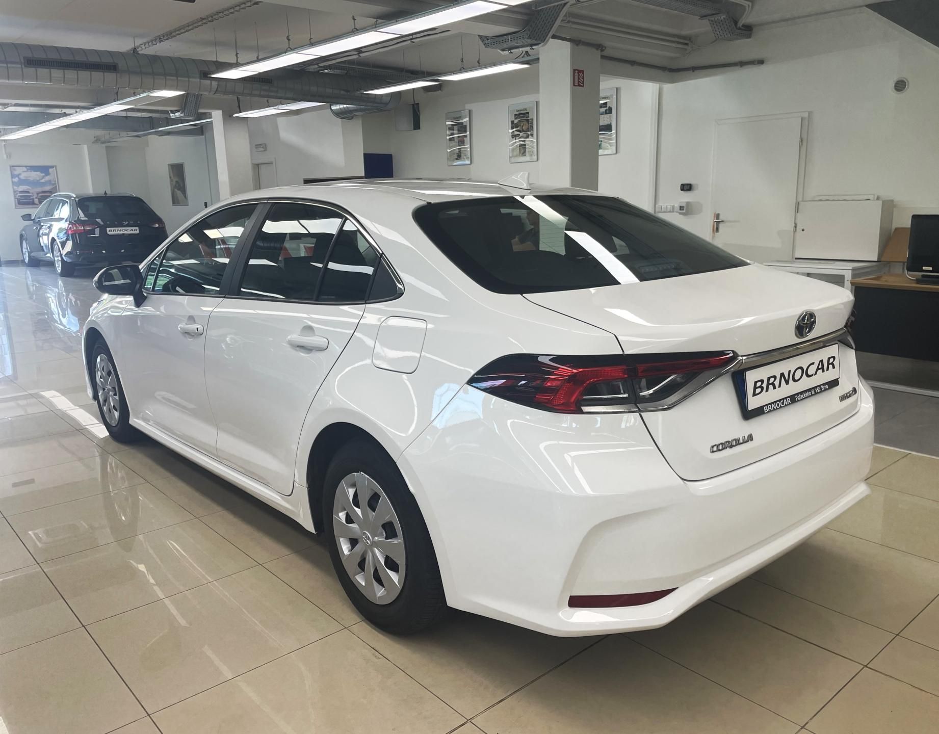 Toyota Corolla, 1.8 Hybrid Active, e-CVT, ČR - fotka 4