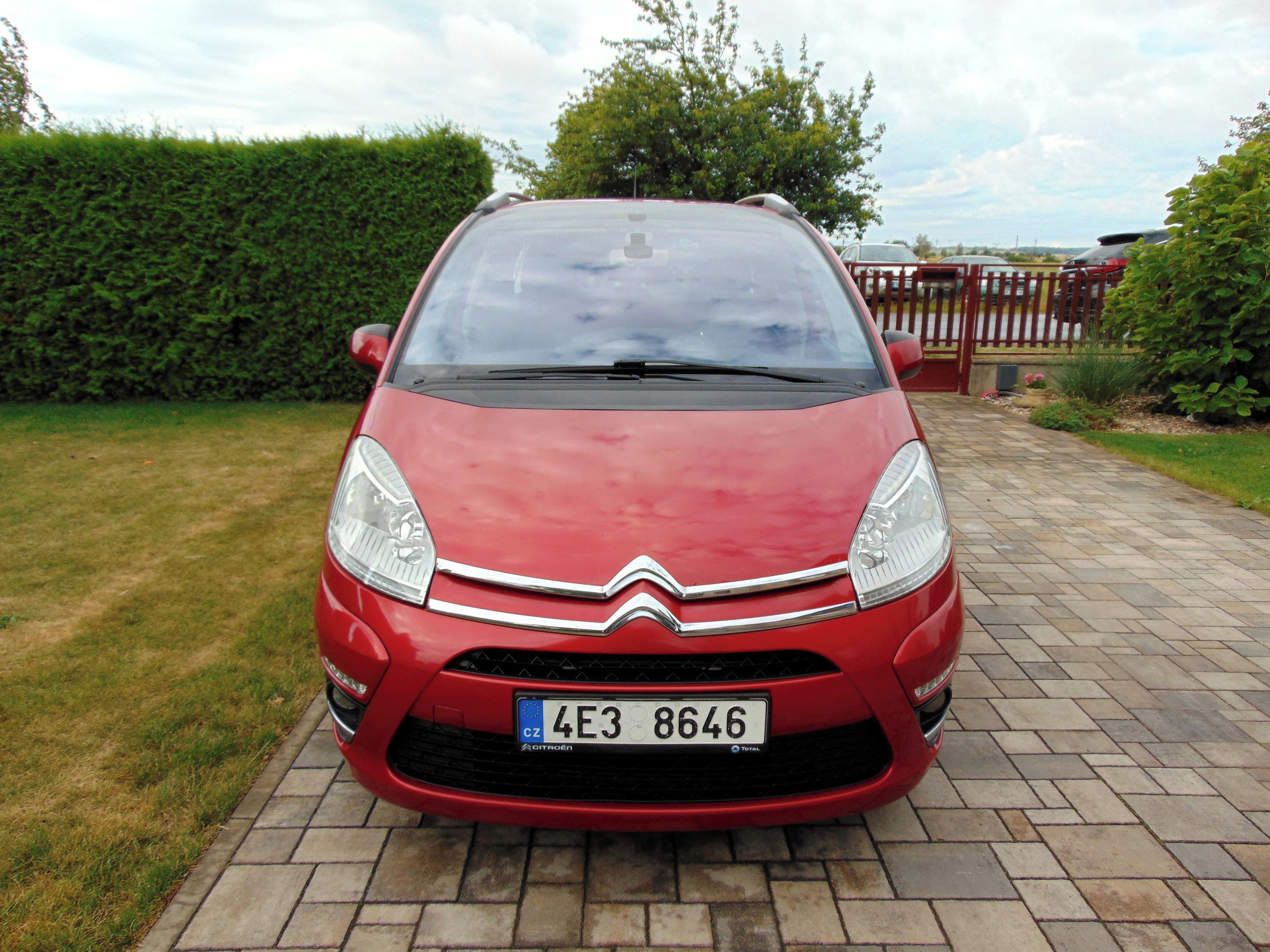 Citroën C4 Picasso, 1.6 HDI 82KW AUTOM.,ČR,1.MAJ. - fotka 2