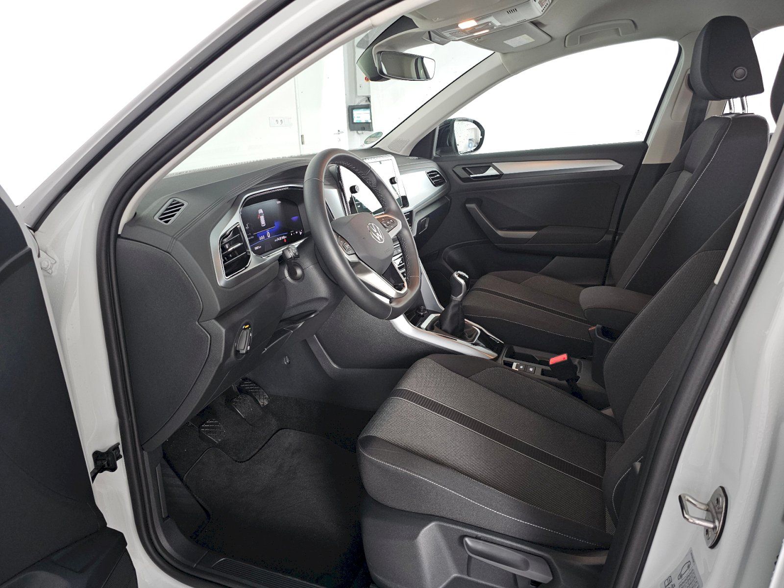 Volkswagen T-Roc, 1.0TSI 85kW LIFE WEBASTO - fotka 6