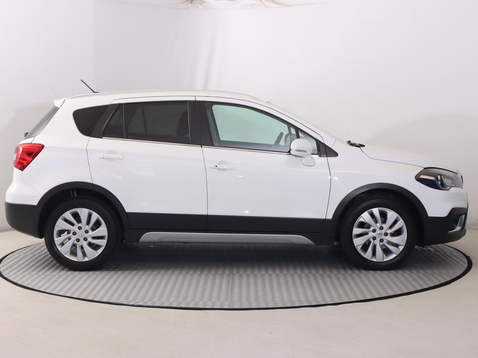 Suzuki SX4 S-Cross, 1.4 BoosterJet, Serv.kniha - fotka 6