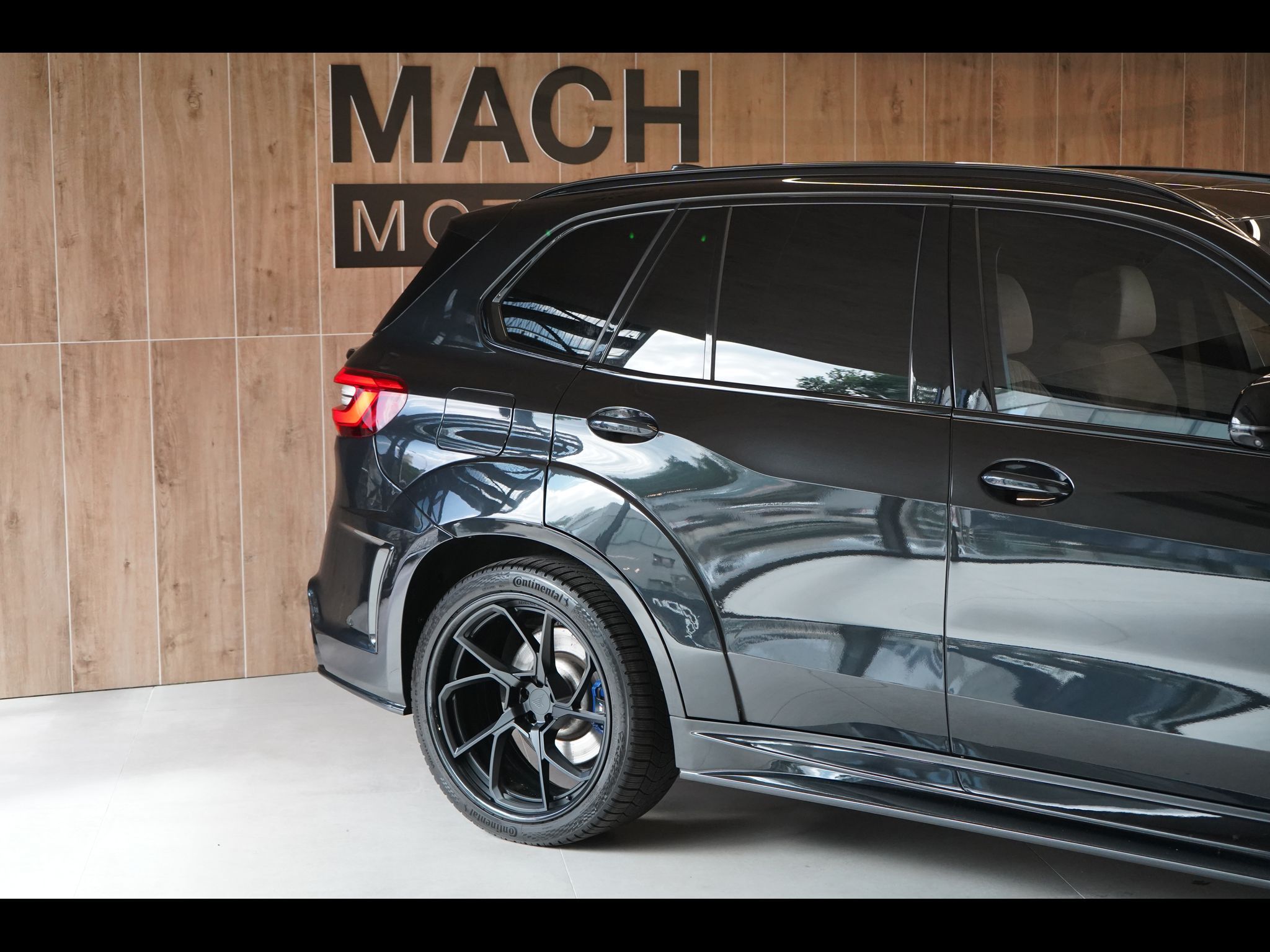BMW X5, M50d xDrive, Renegade Widebody - fotka 6