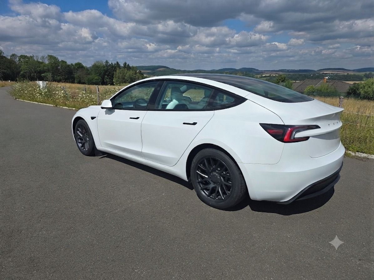 Tesla Model 3, TESLA model 3 Highland