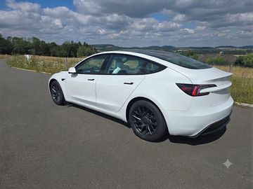 TESLA model 3 Highland