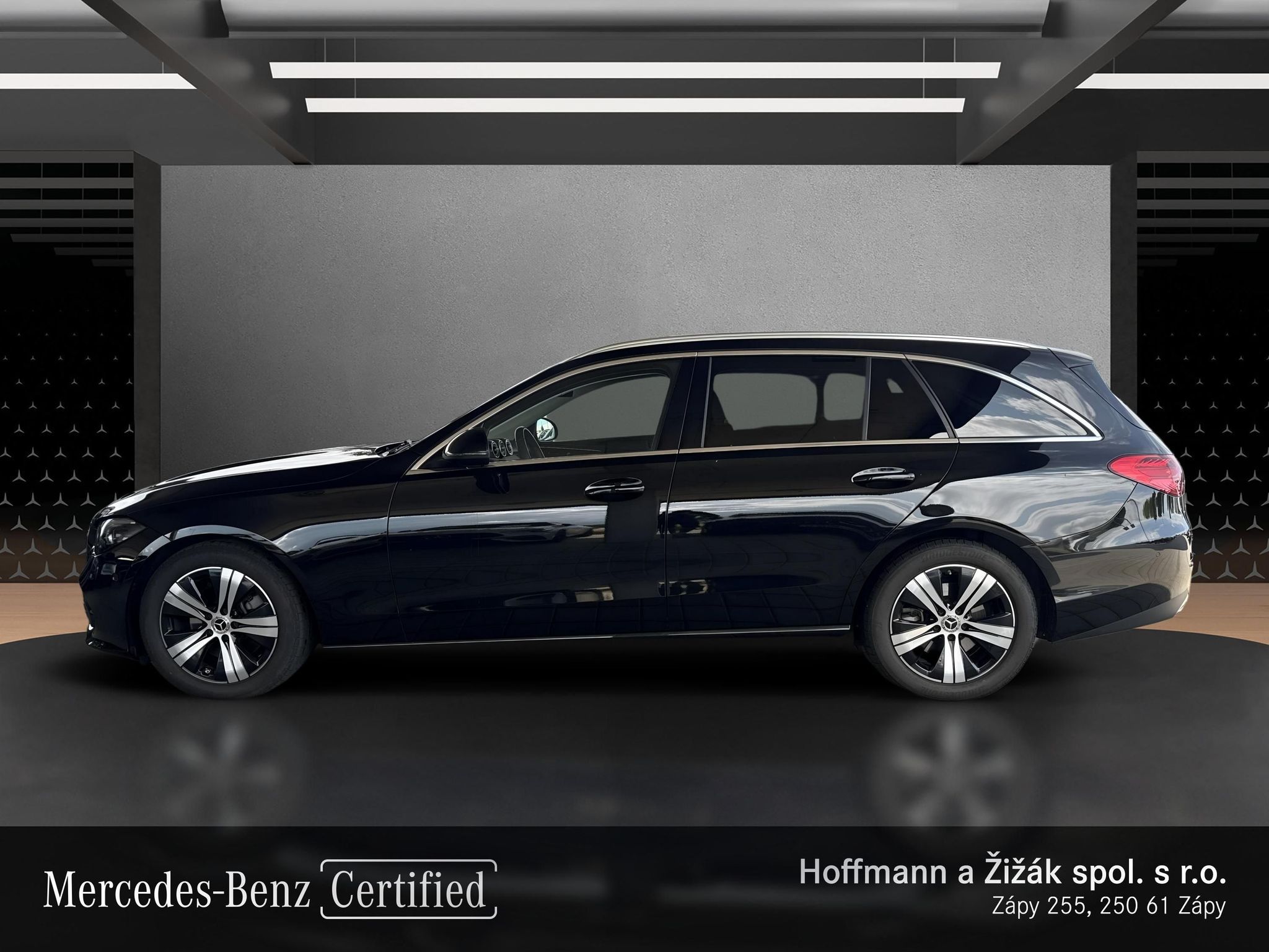 Mercedes-Benz Třídy C, Avantgarde 4 MATIC kombi - fotka 2