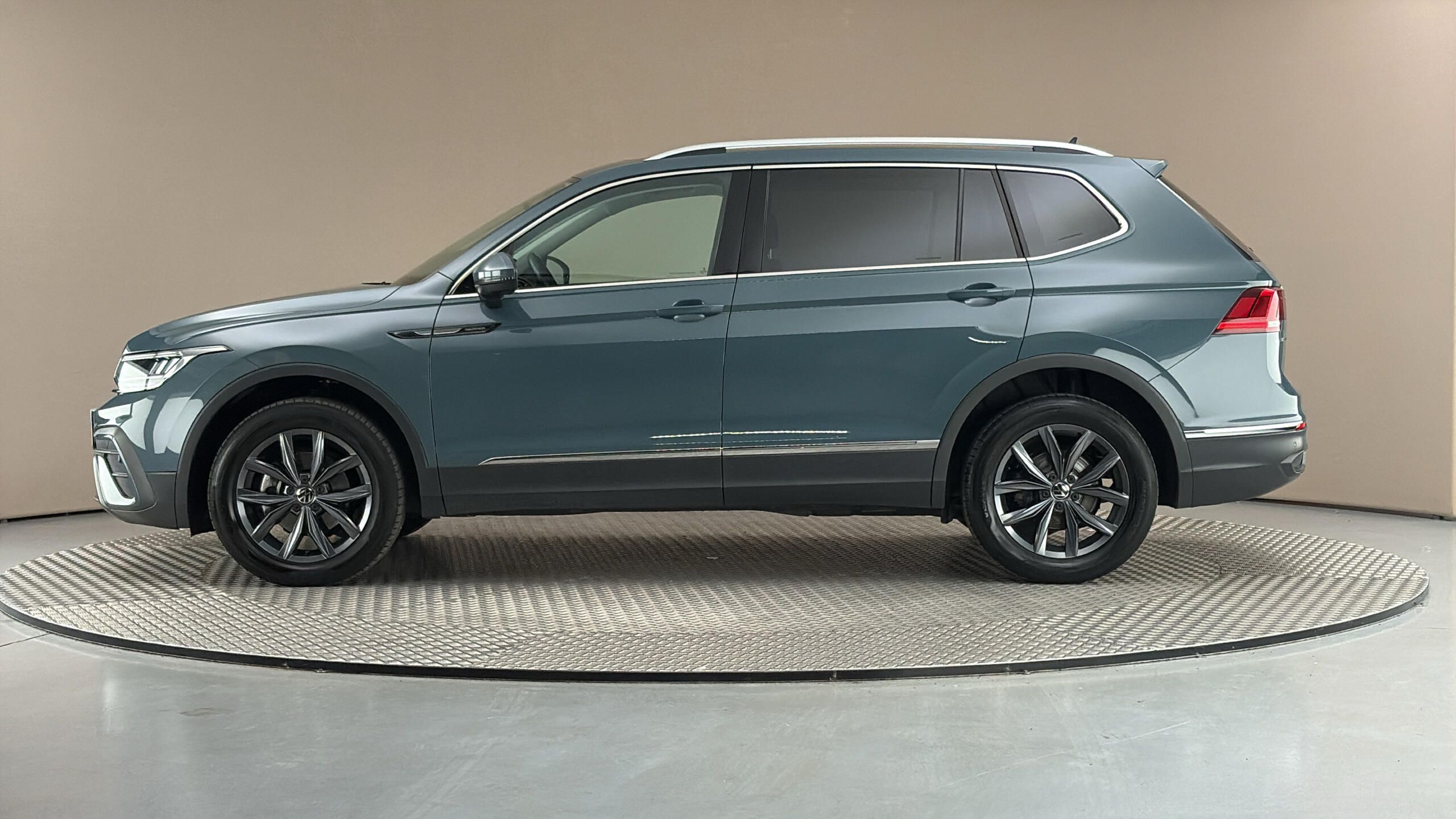 Volkswagen Tiguan Allspace, 2.0 TDI DSG Life - fotka 4