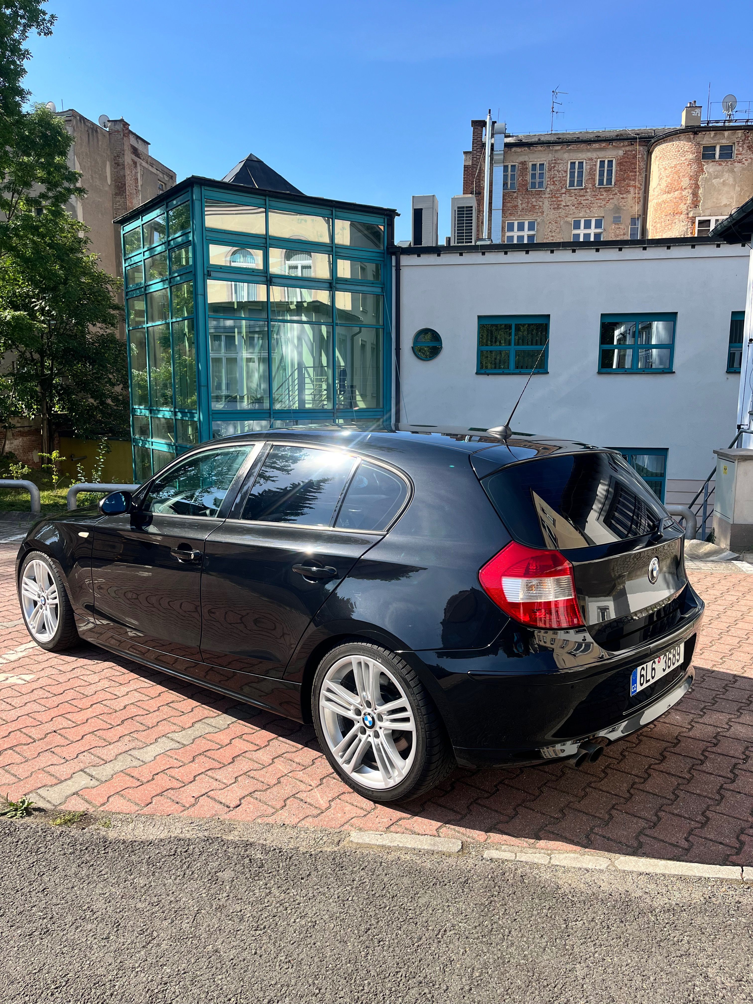 BMW Řada 1, BMW 130i - fotka 4