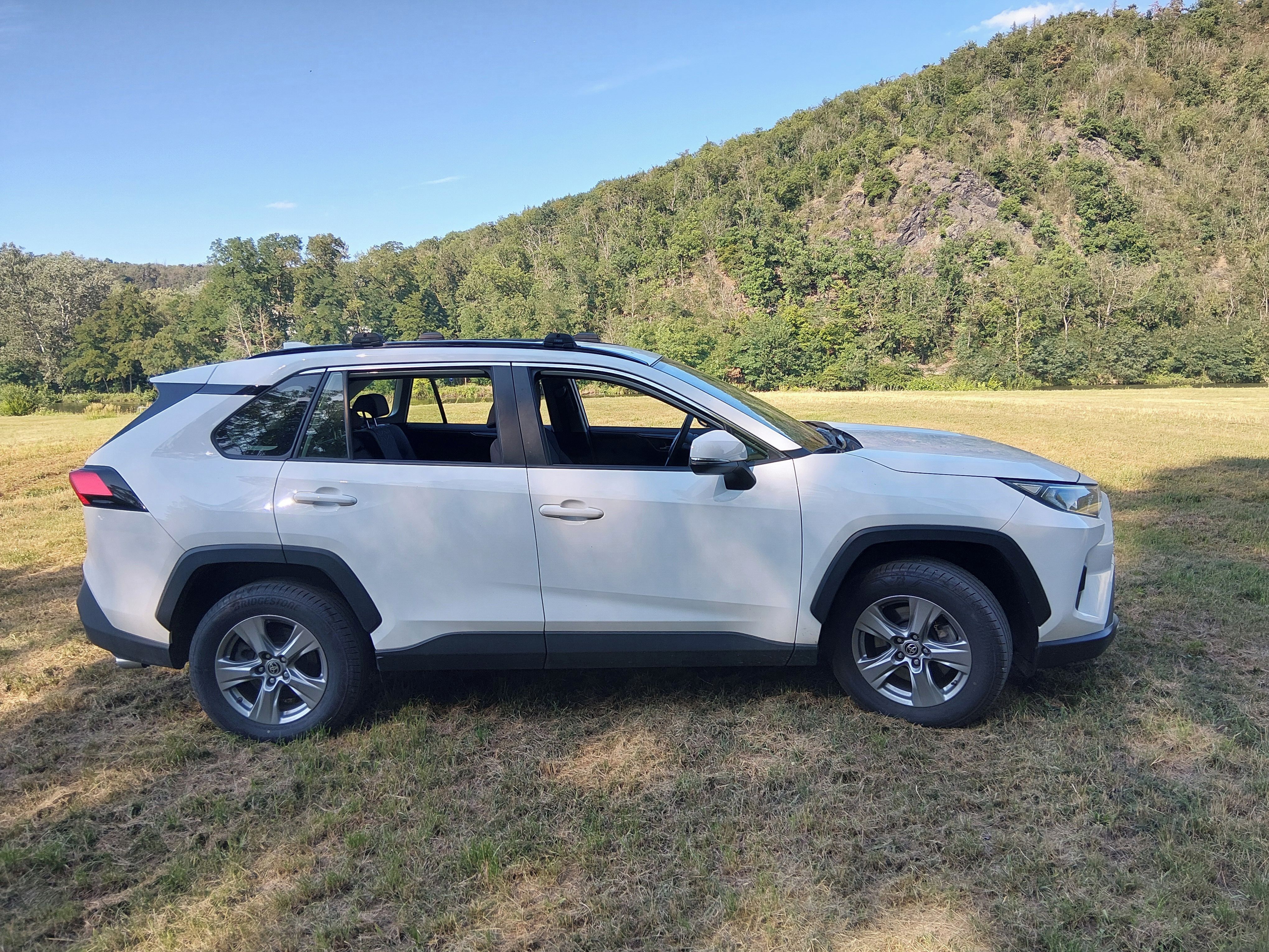 Toyota Rav4, 2.0 VVT-i ,,najeto 25.000" - fotka 3