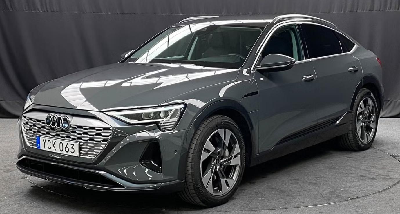 Audi Q8 e-tron, SB 50 Q Kam Tažné 4 zóny LED