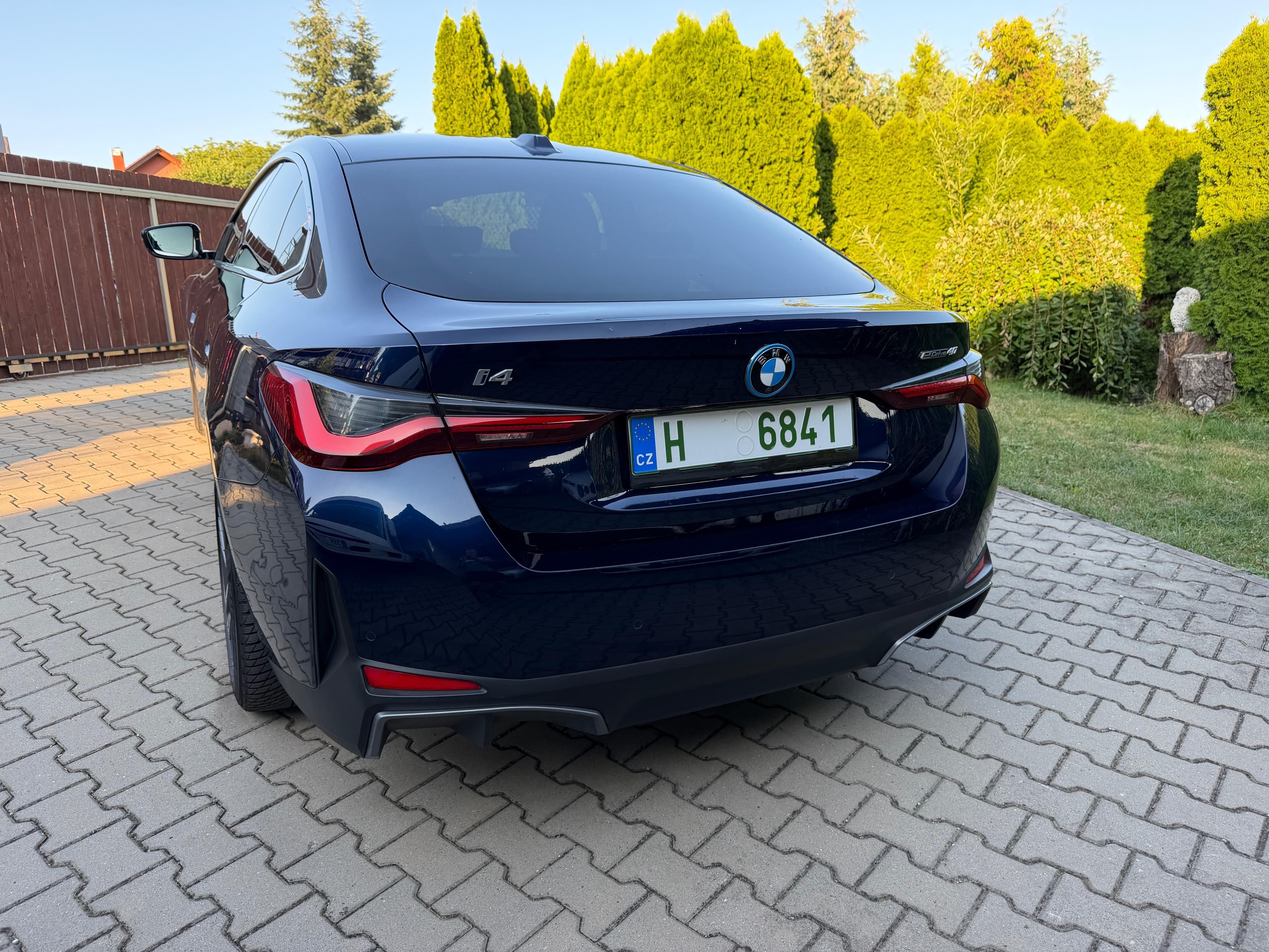 BMW i4, EDrive 40, 83,9kWh, SoH 97% - fotka 4