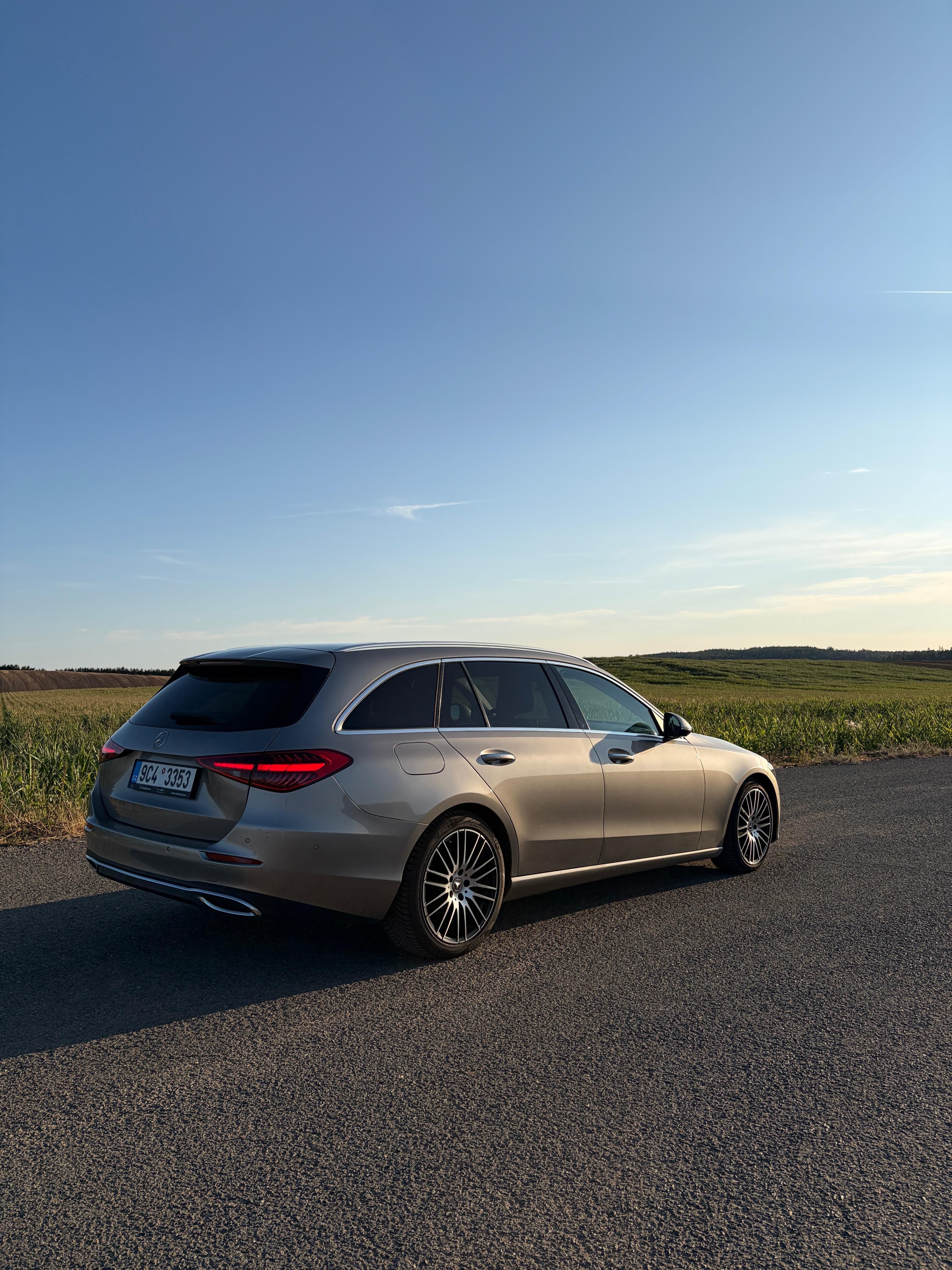 Mercedes-Benz Třídy C, 220d, 4-matic, ČR, 147kw - fotka 4