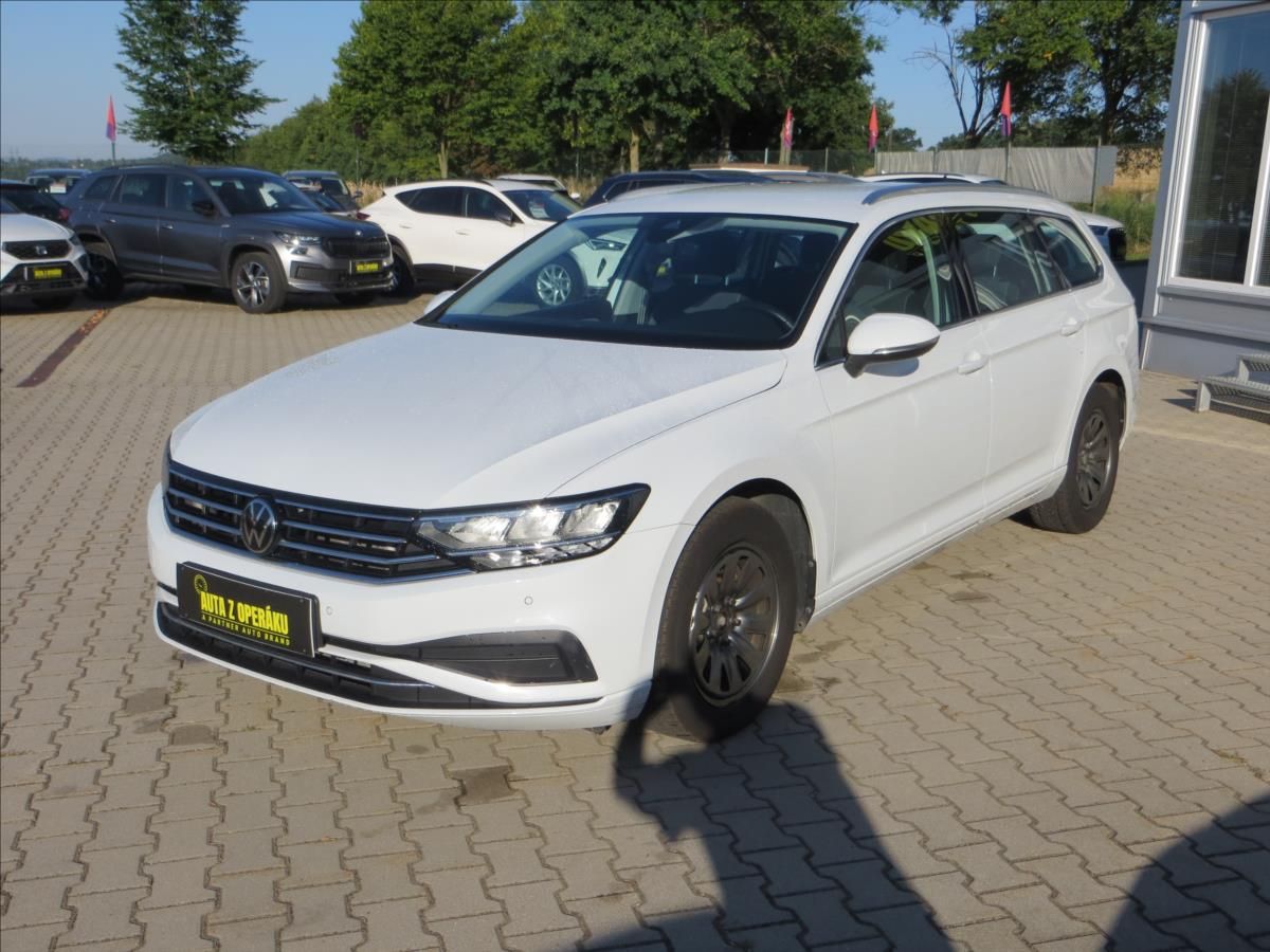 Volkswagen Passat, 2,0 TDI 110kW Business ČR - fotka 3