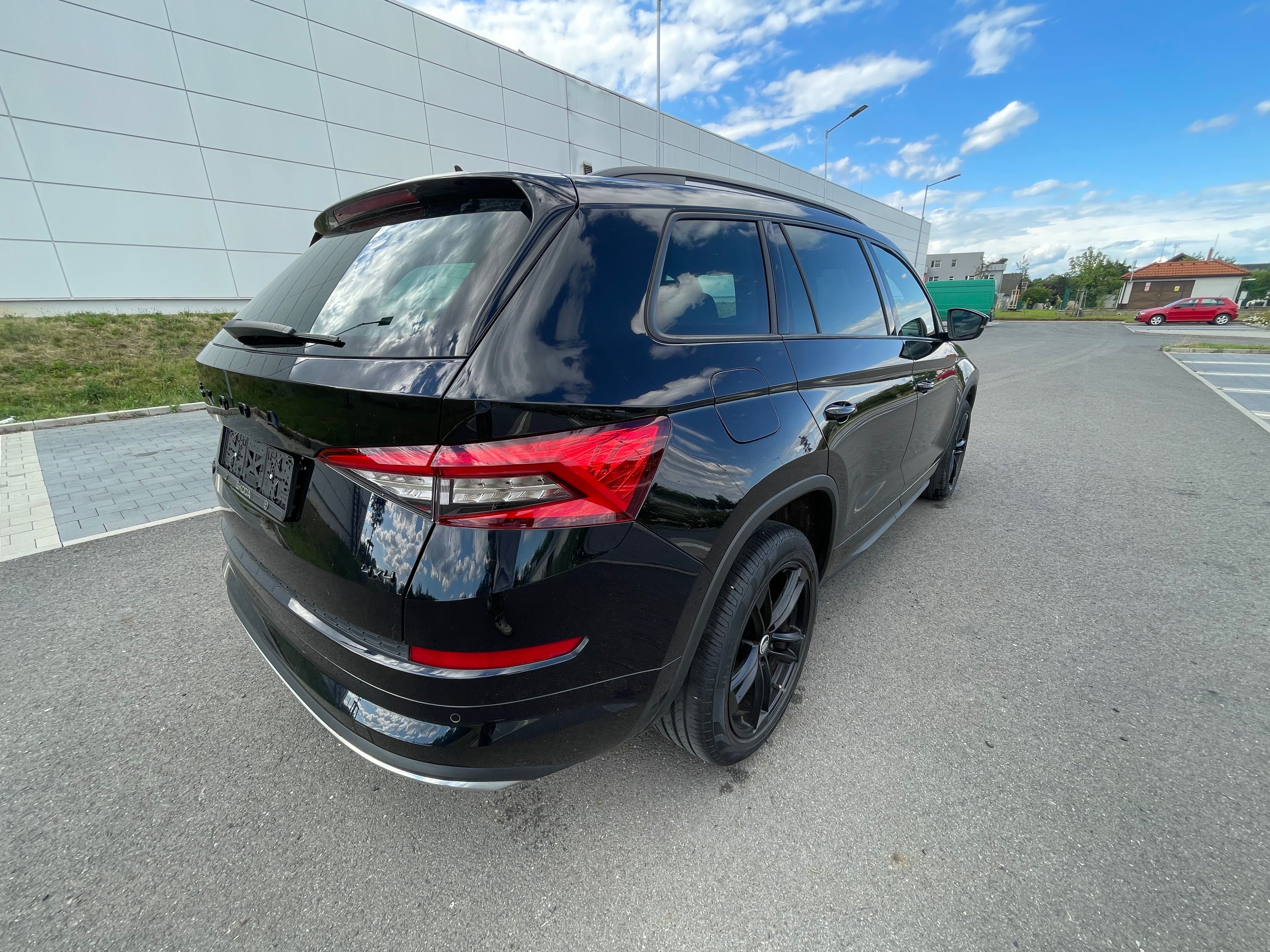 Škoda Kodiaq, Sportline 2.0 TDI - Pano, DCC - fotka 5