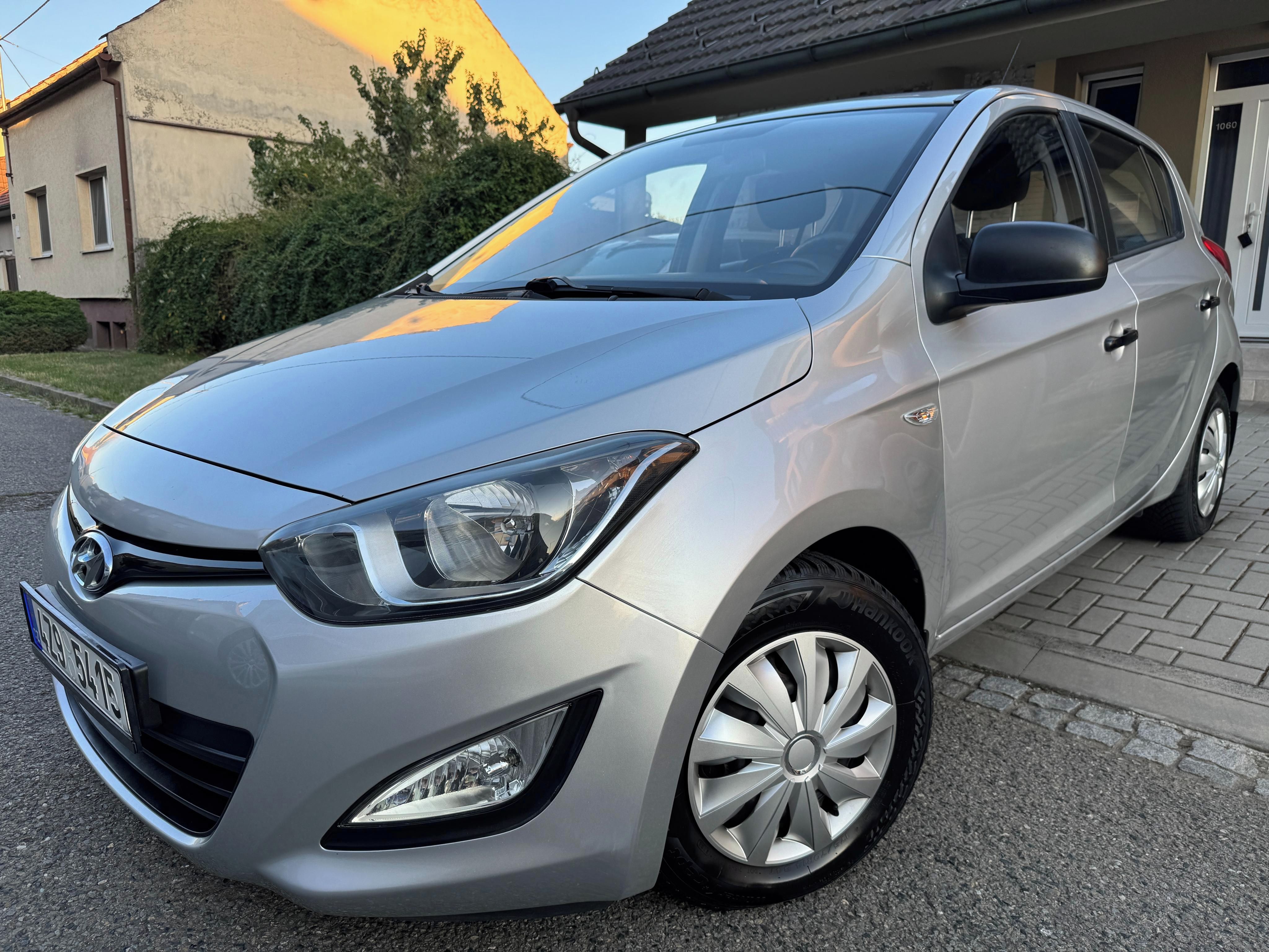Hyundai i20, I20 1.2i, KLIMA, 10x AIRBAG, - fotka 2