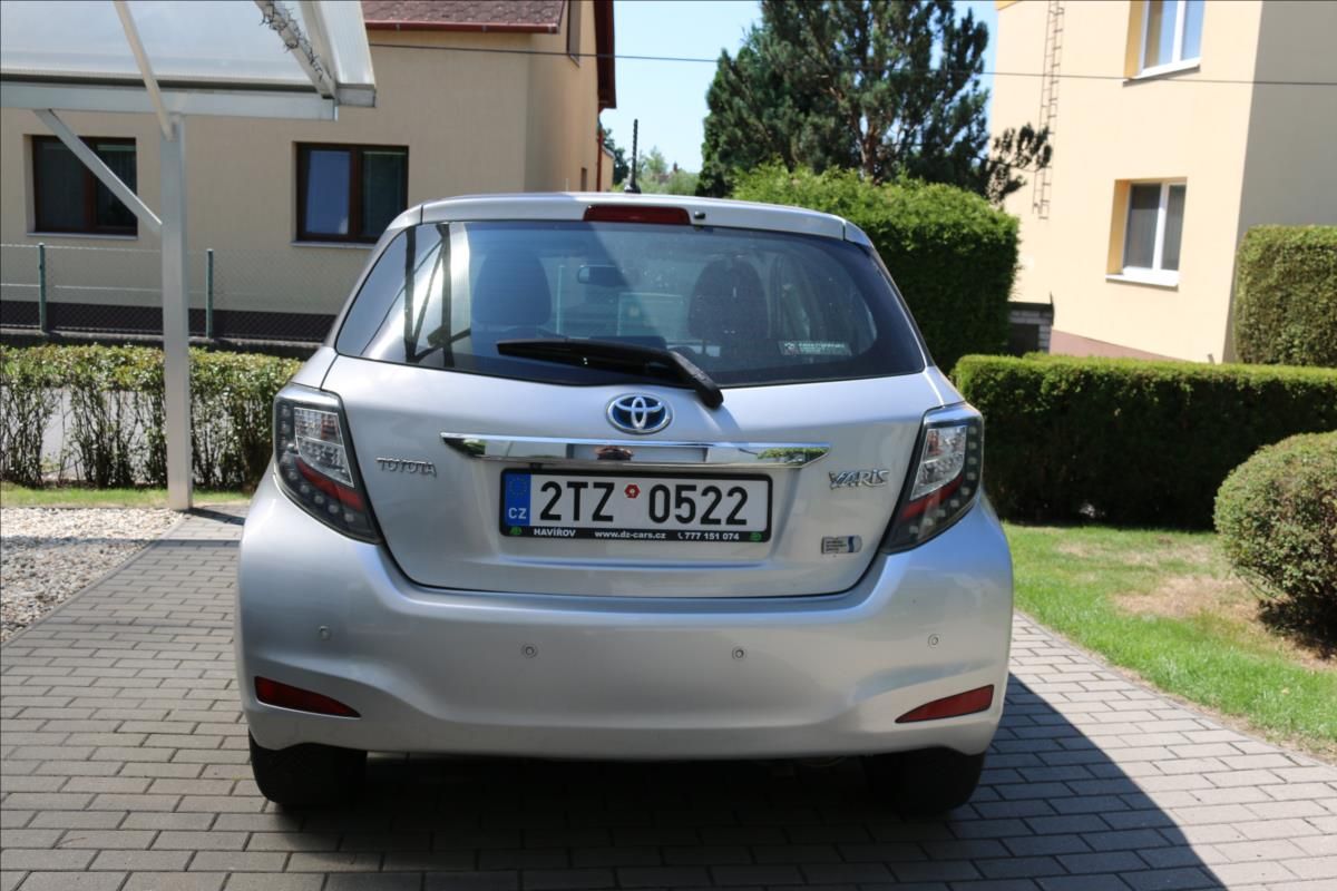 Toyota Yaris, 1,5 Hybrid, Automat - fotka 6