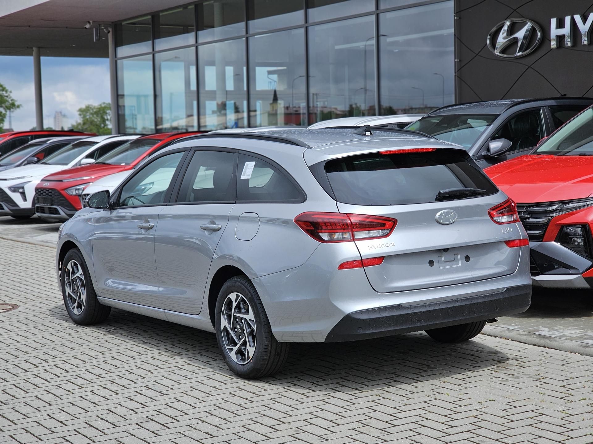 Hyundai i30, WG 1,6 T-GDI DCT GO CZECH - fotka 4