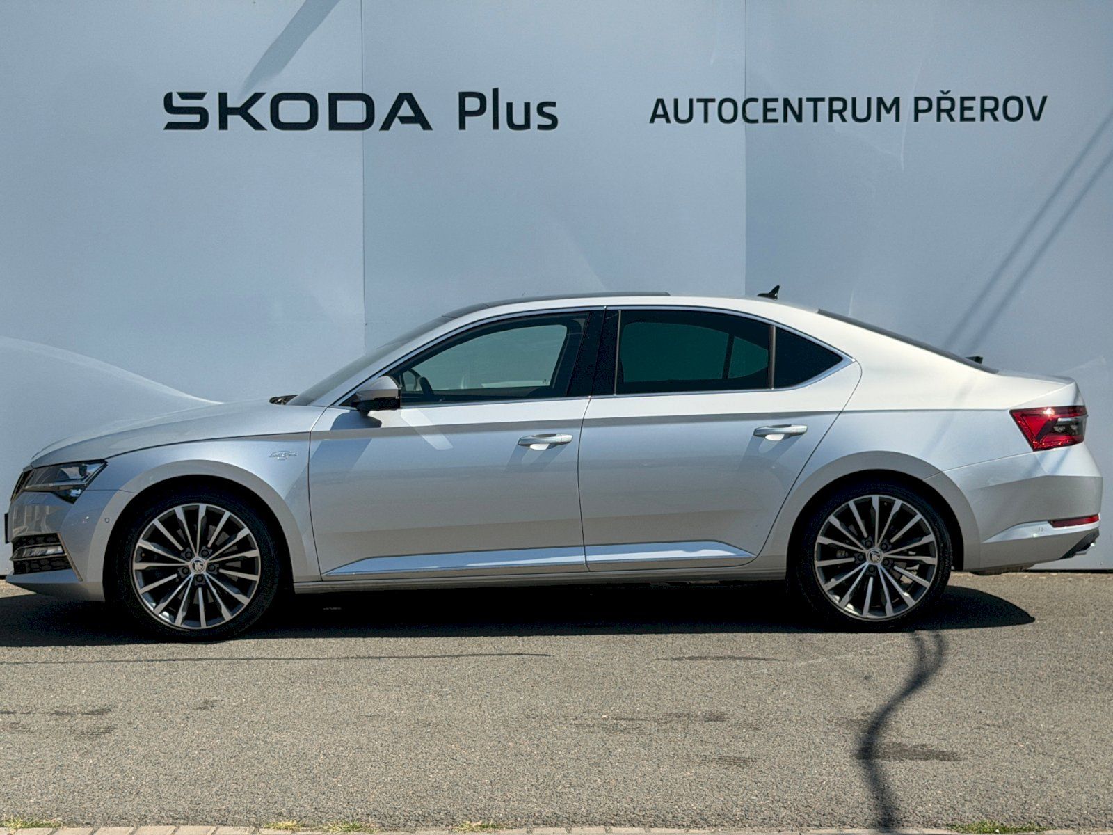 Škoda Superb, 2.0TSI 206kW 4x4 L&K DSG - fotka 3