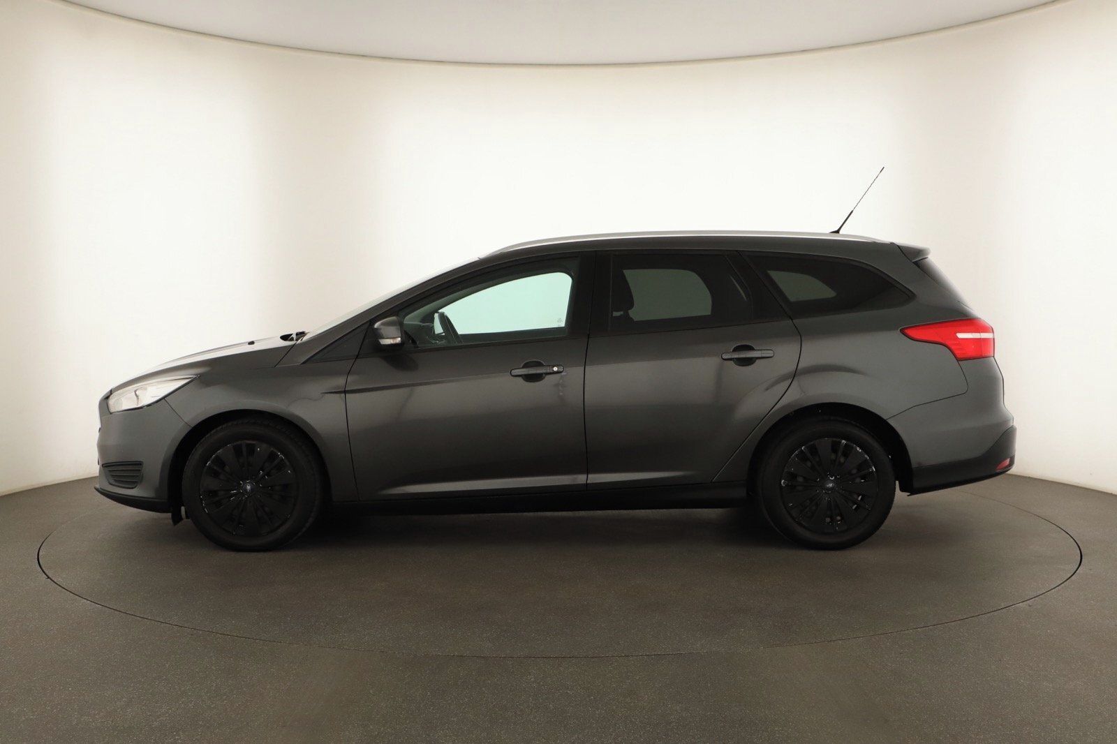 Ford Focus, 1.0 EcoBoost, Klima, El. okna - fotka 3