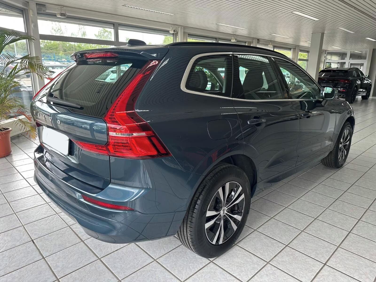 Volvo XC60, 2.0 Momentum*Kůže*Kamera* - fotka 4