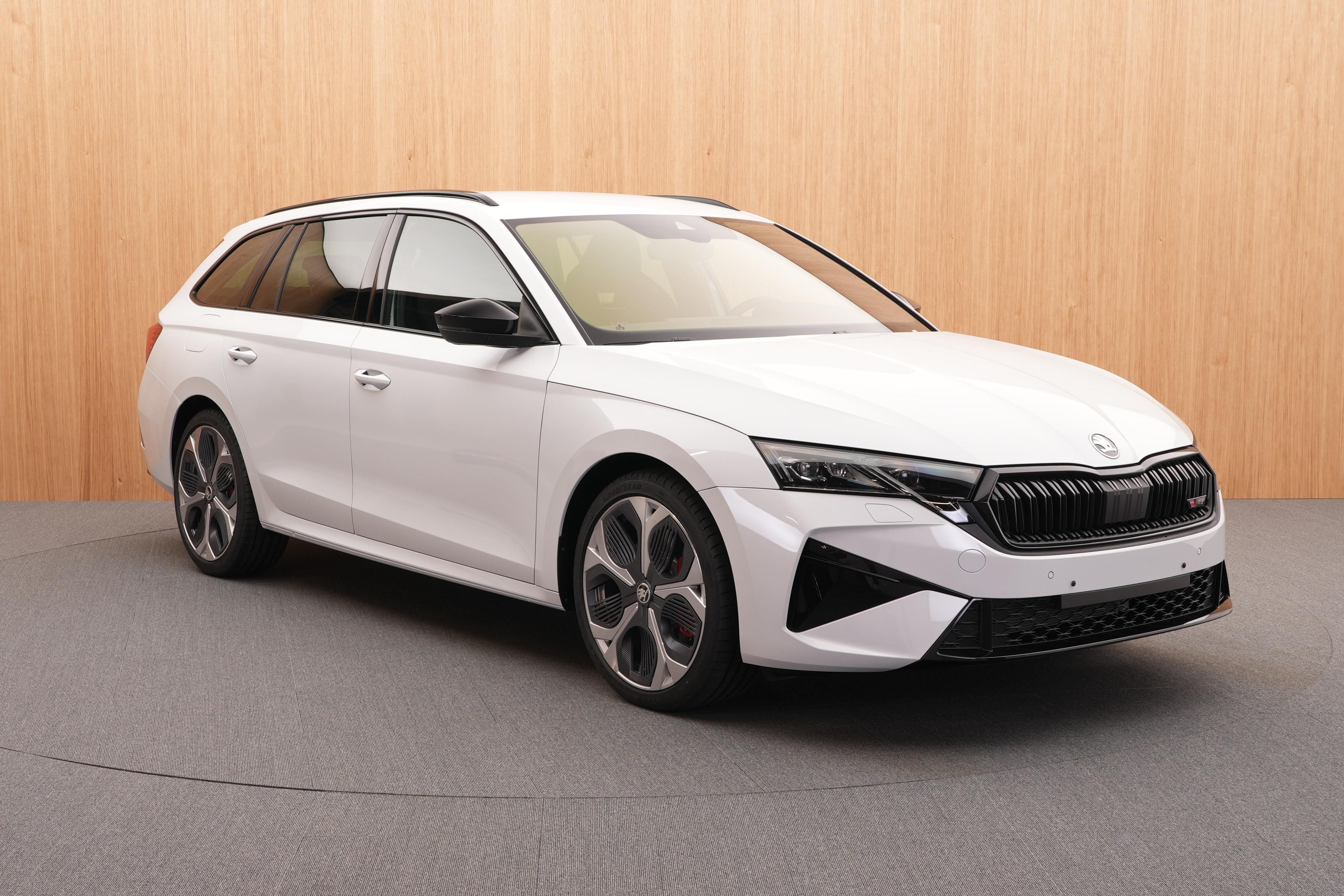 Škoda Octavia, RS 2.0 TSI DSG - fotka 6