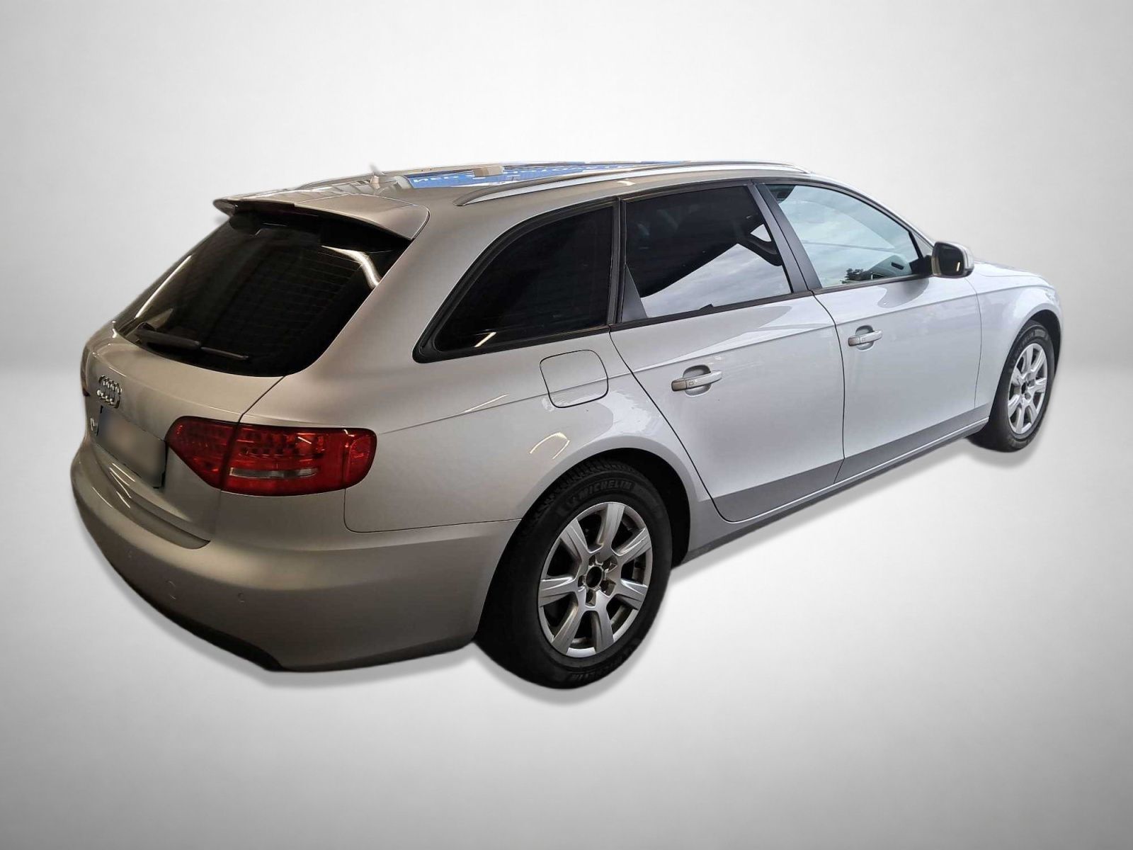 Audi A4, 2.0 TDI, Xenony - fotka 2