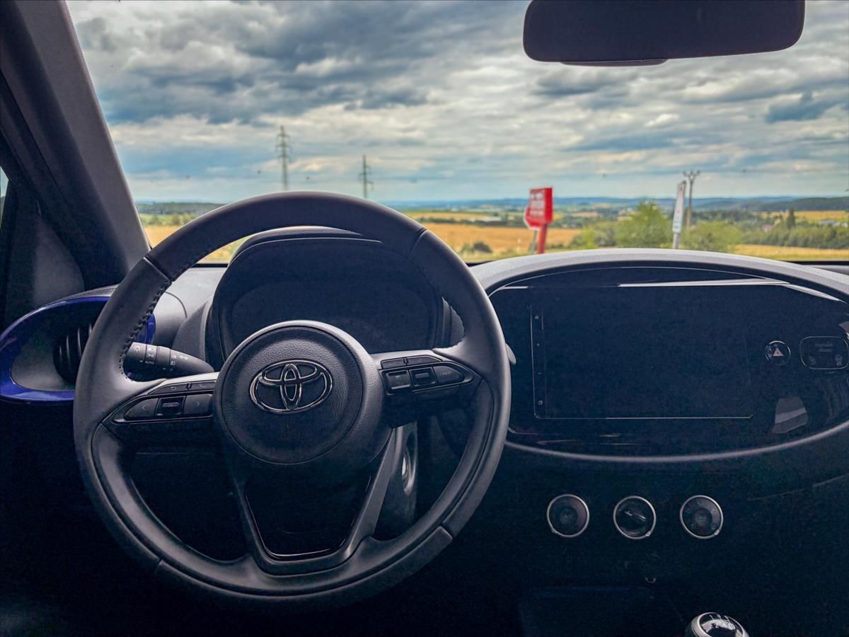 Toyota Aygo, 1,0 X Style - fotka 5