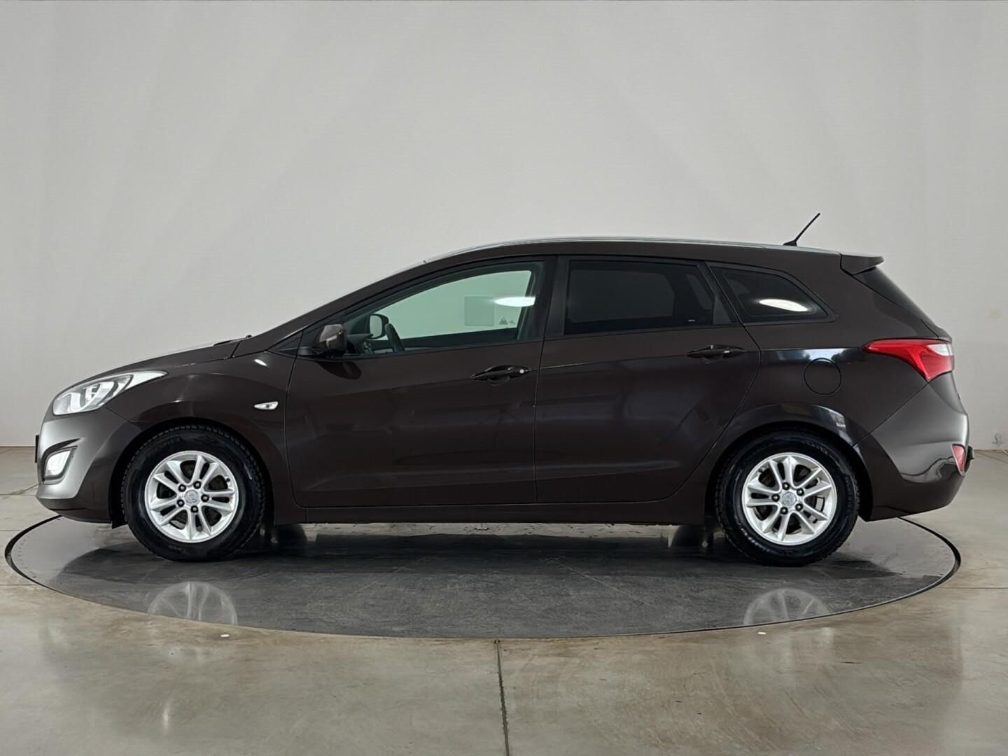 Hyundai i30, 1.6 CVVT / 88 kW Trikolor - fotka 3