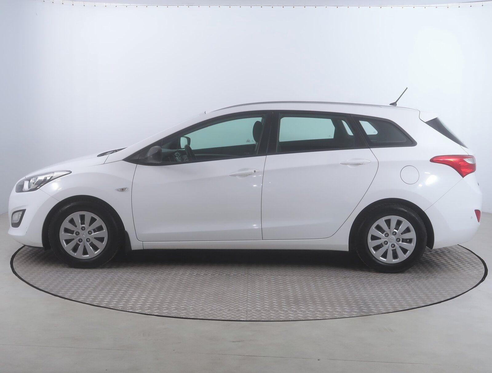 Hyundai i30, 1.6 CRDi, Serv.kniha, Klima - fotka 3