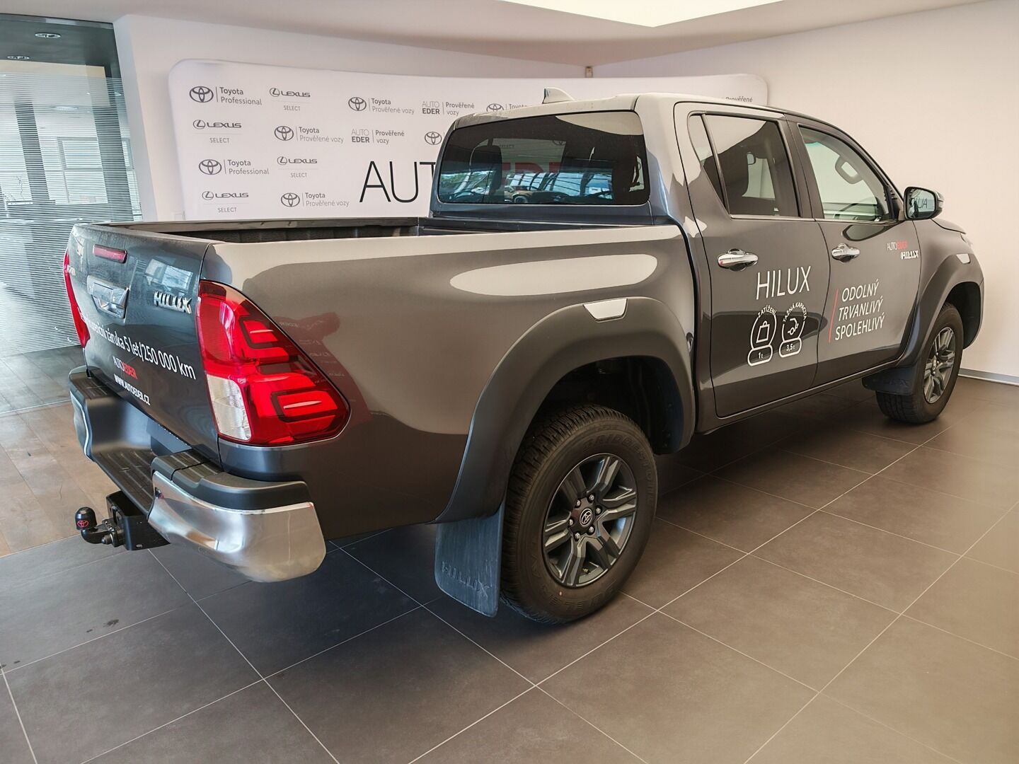 Toyota Hilux, 2.8 D-4D Double Cab 4x4 Active - fotka 4