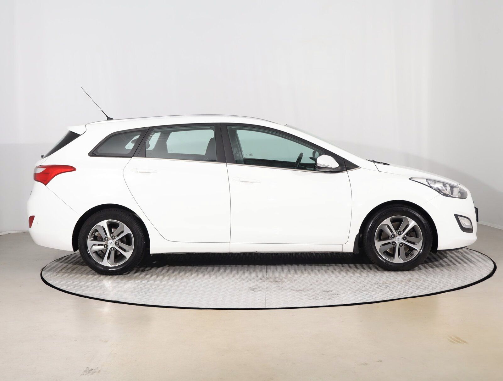 Hyundai i30, 1.6 CRDi, Automat, Serv.kniha - fotka 6