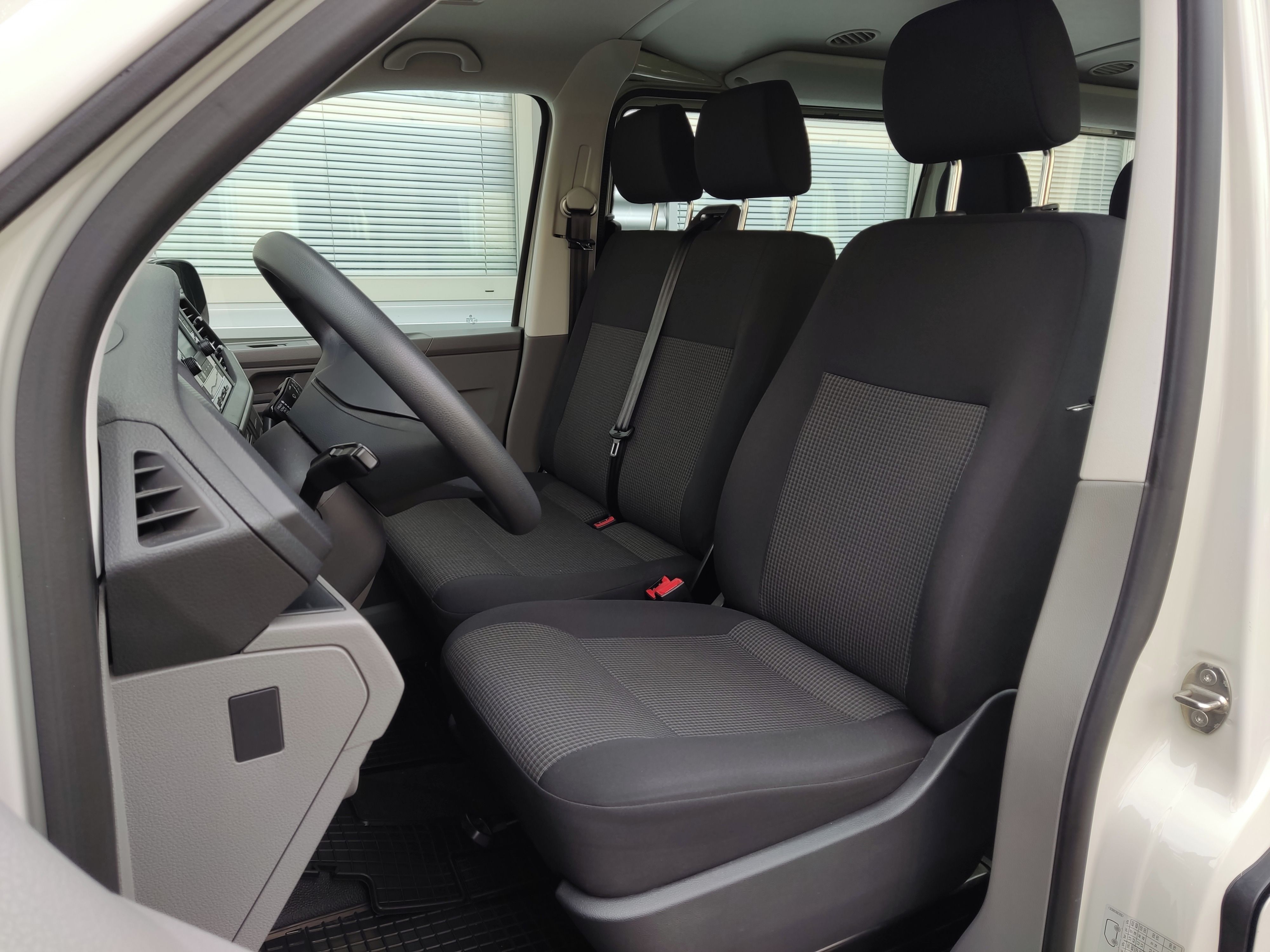 Volkswagen Transporter, 2.0 TDI 110 kW DR 9míst - fotka 6